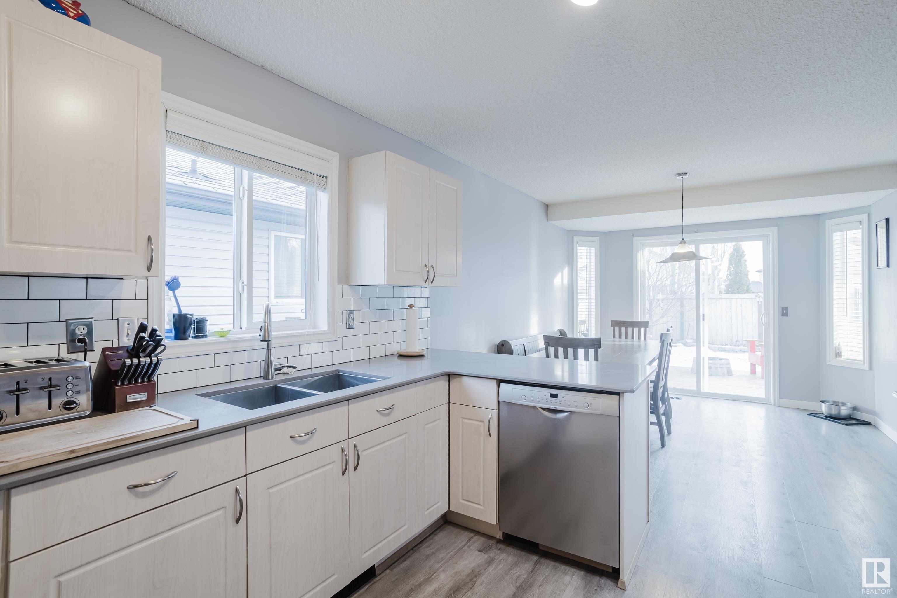      24 LAWSON BV , Spruce Grove,  ,T7X 4P1 ;  Listing Number: MLS E4419412
