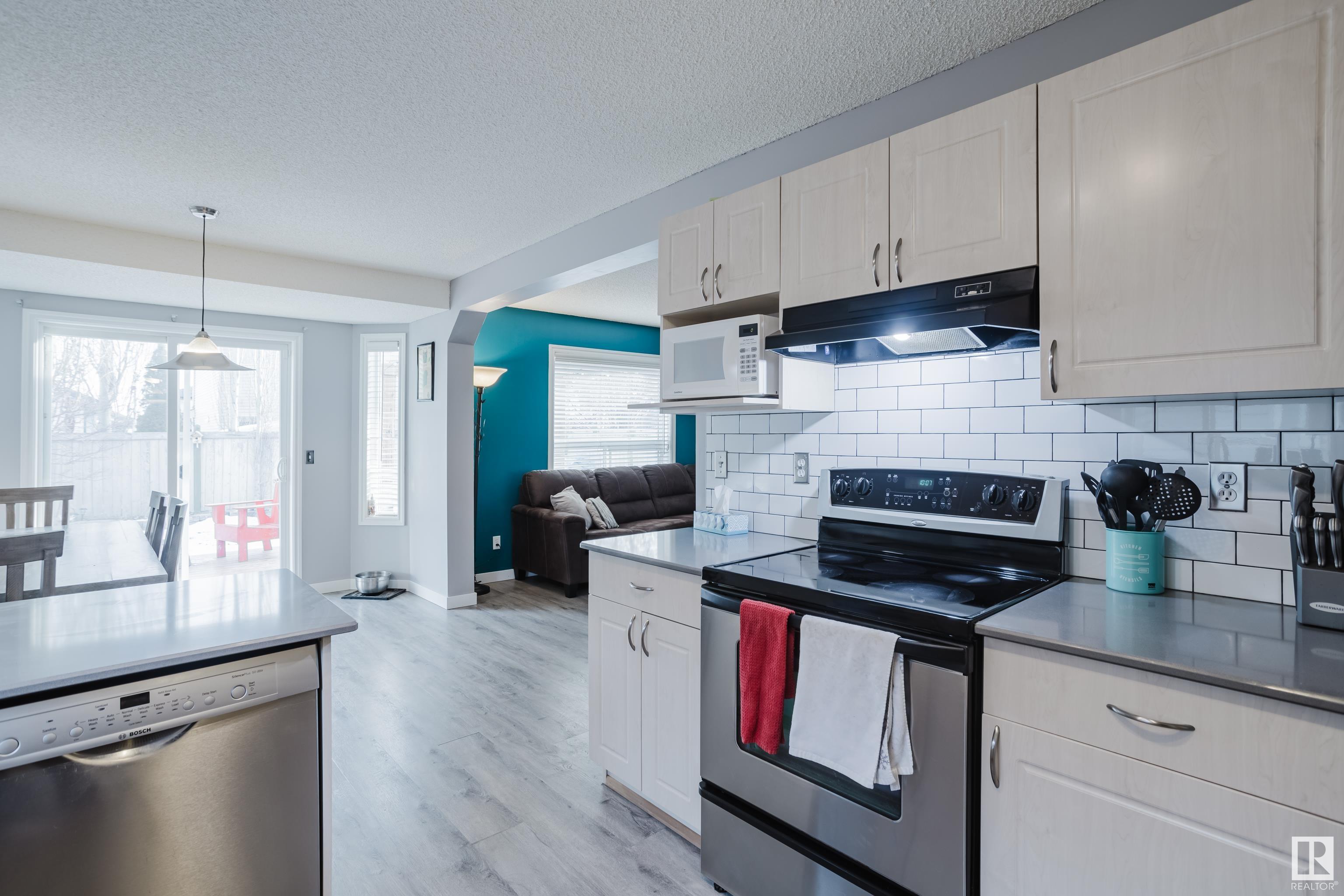      24 LAWSON BV , Spruce Grove,  ,T7X 4P1 ;  Listing Number: MLS E4419412