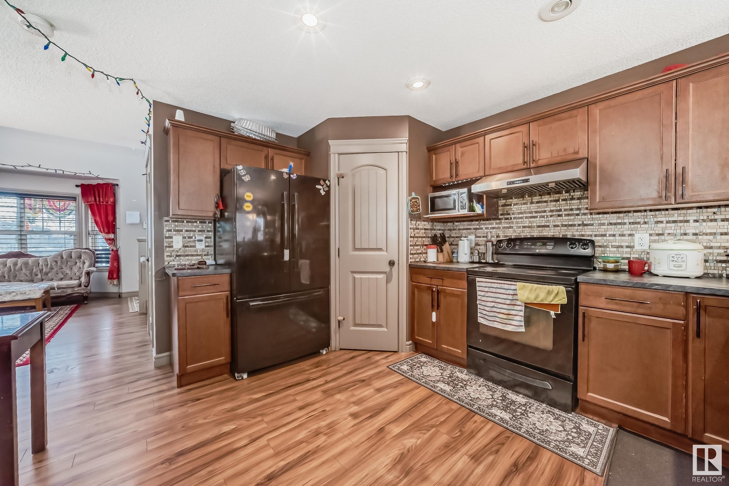      3125 17A AV NW , Edmonton,  ,T6T 0P5 ;  Listing Number: MLS E4419413