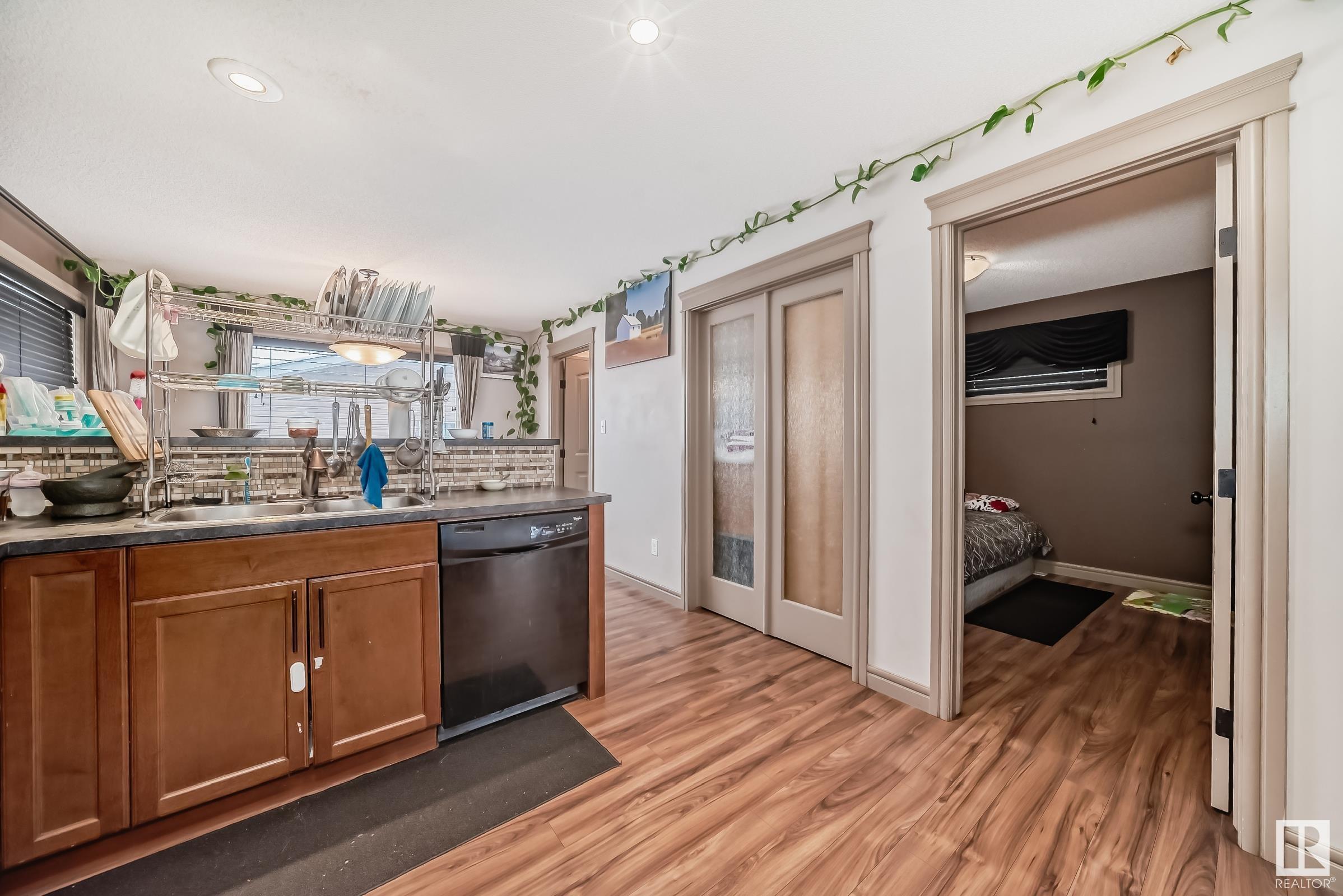      3125 17A AV NW , Edmonton,  ,T6T 0P5 ;  Listing Number: MLS E4419413