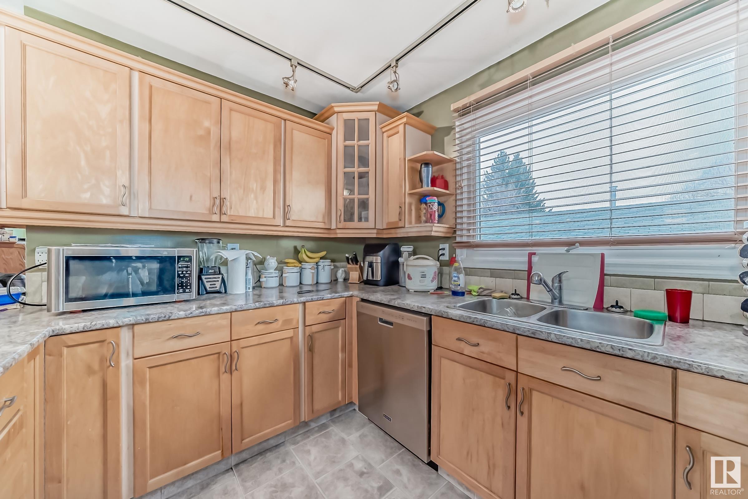      5112 14 AV NW , Edmonton,  ,T6L 1Z8 ;  Listing Number: MLS E4419417