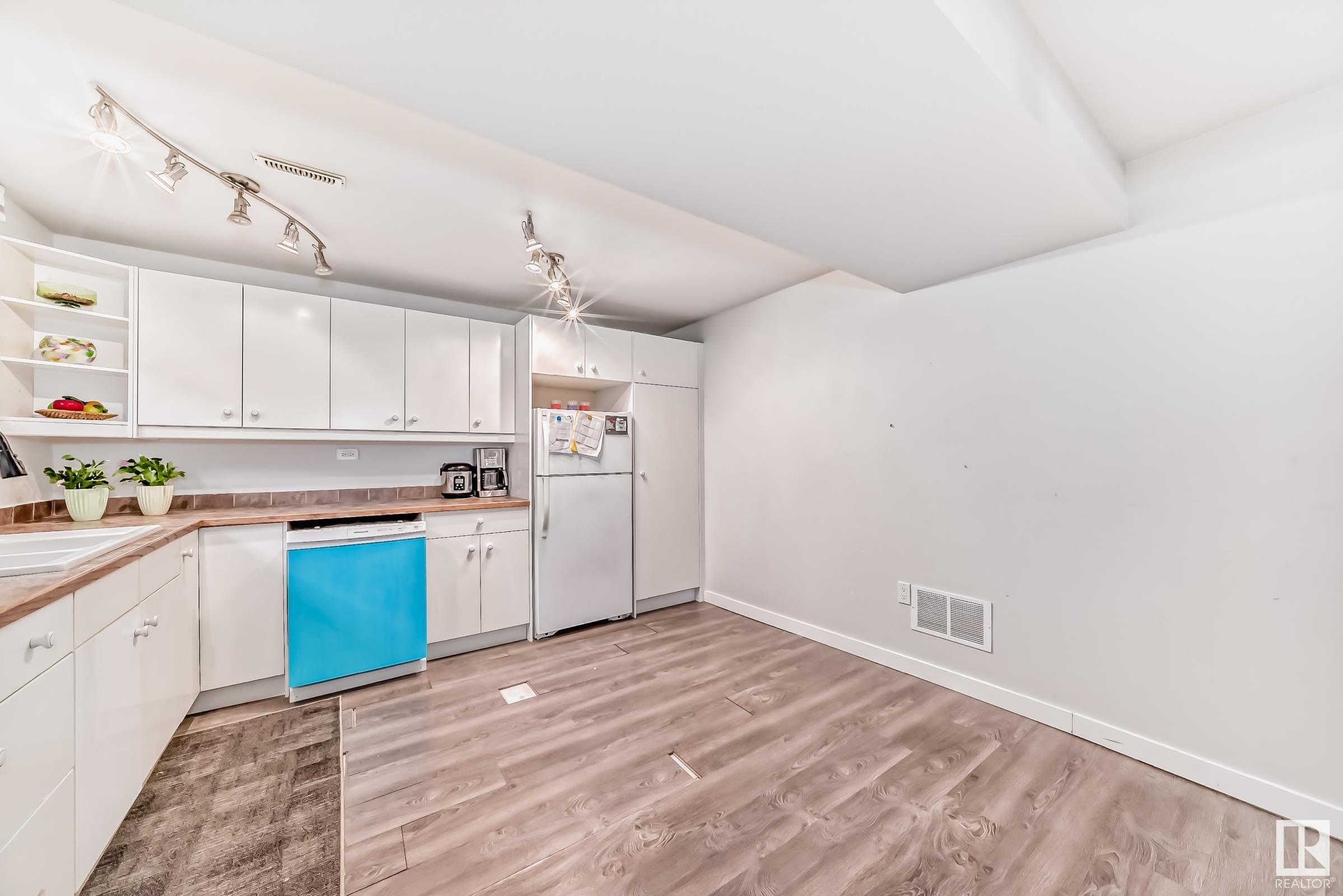      5112 14 AV NW , Edmonton,  ,T6L 1Z8 ;  Listing Number: MLS E4419417