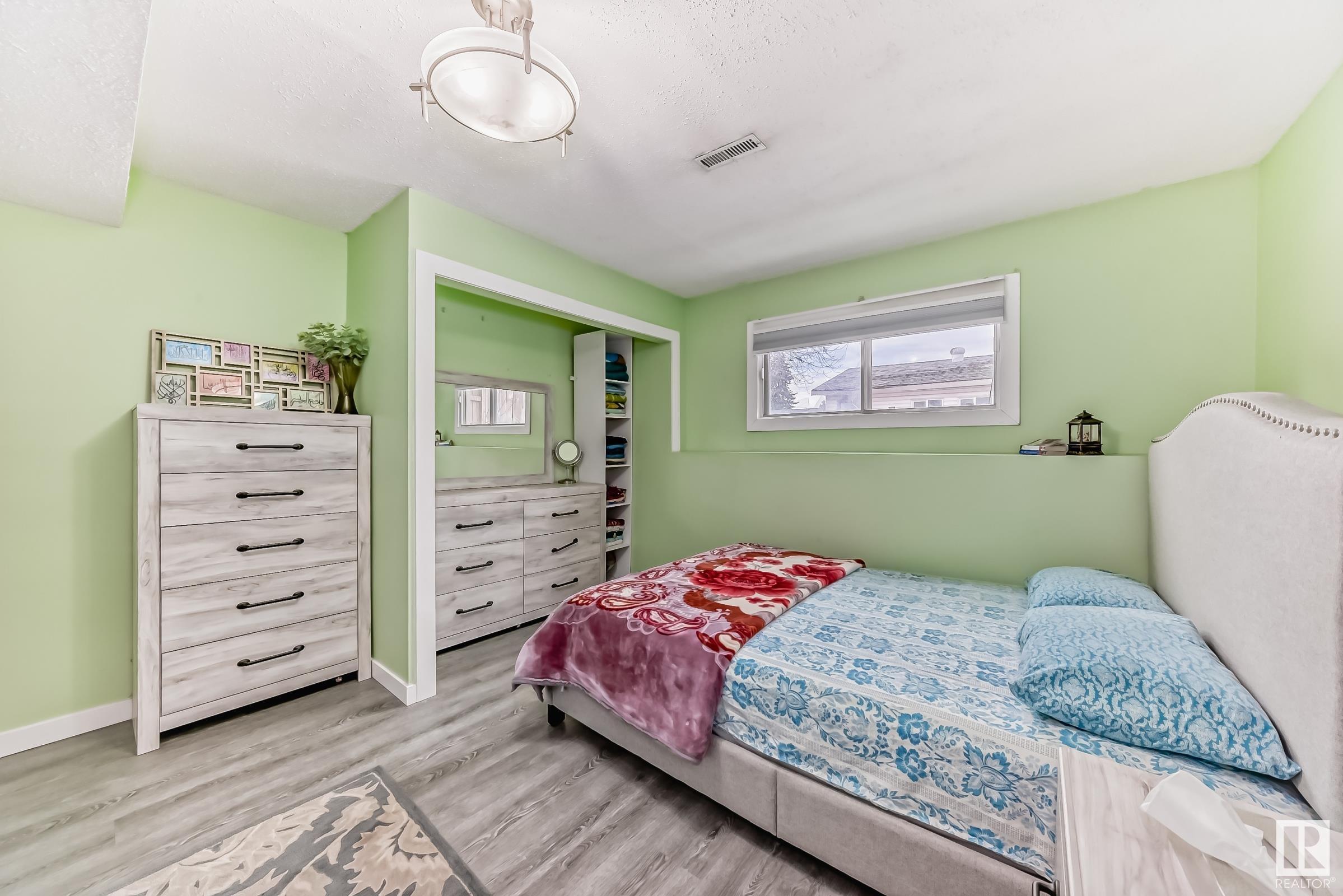      5112 14 AV NW , Edmonton,  ,T6L 1Z8 ;  Listing Number: MLS E4419417
