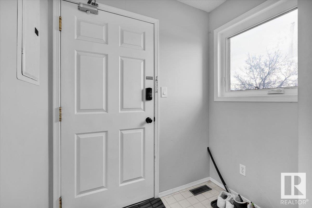      #113 9007 106A AV NW , Edmonton,  ,T5H 3Y7 ;  Listing Number: MLS E4419440