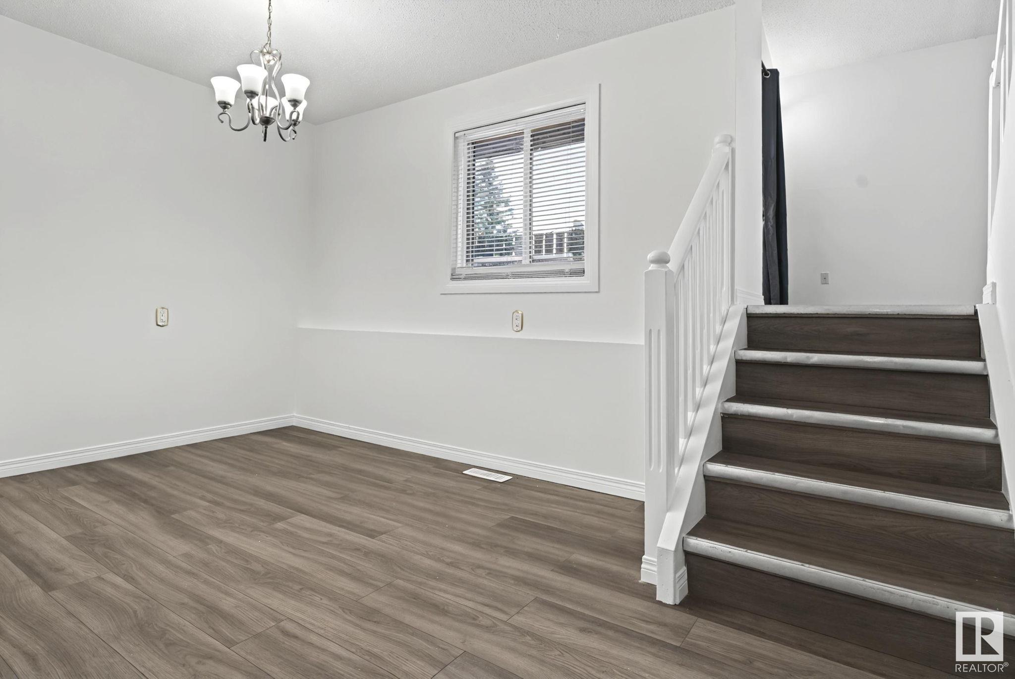      6091 35a AV NW , Edmonton,  ,T6L 1G7 ;  Listing Number: MLS E4419474