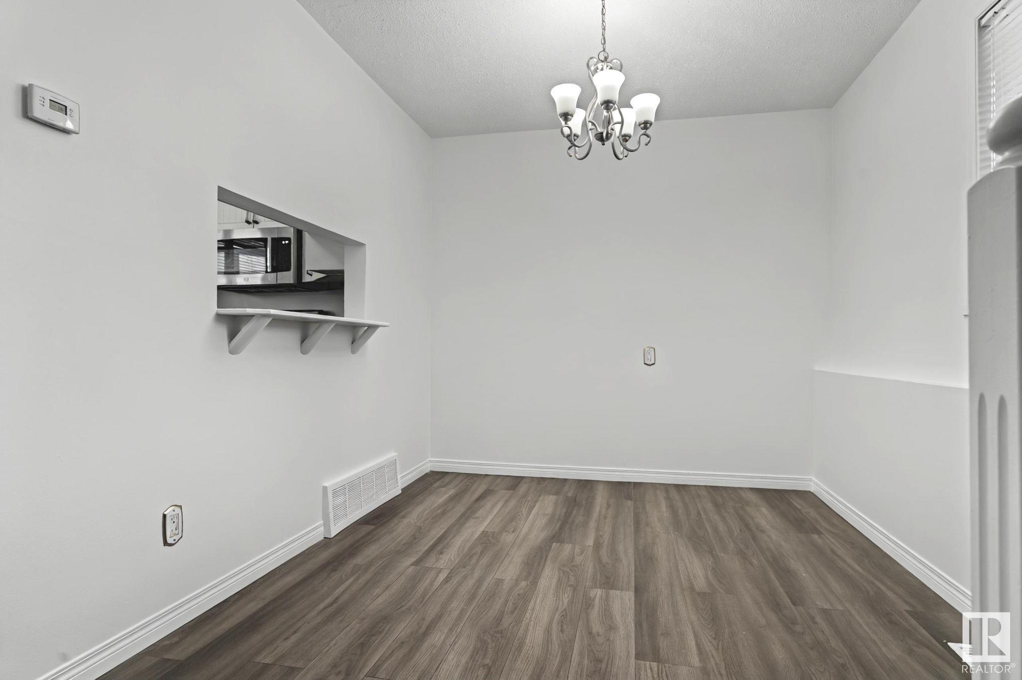      6091 35a AV NW , Edmonton,  ,T6L 1G7 ;  Listing Number: MLS E4419474