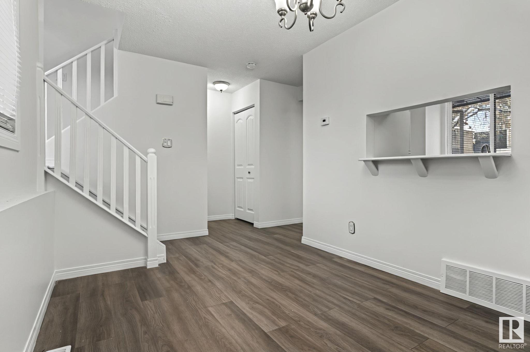      6091 35a AV NW , Edmonton,  ,T6L 1G7 ;  Listing Number: MLS E4419474