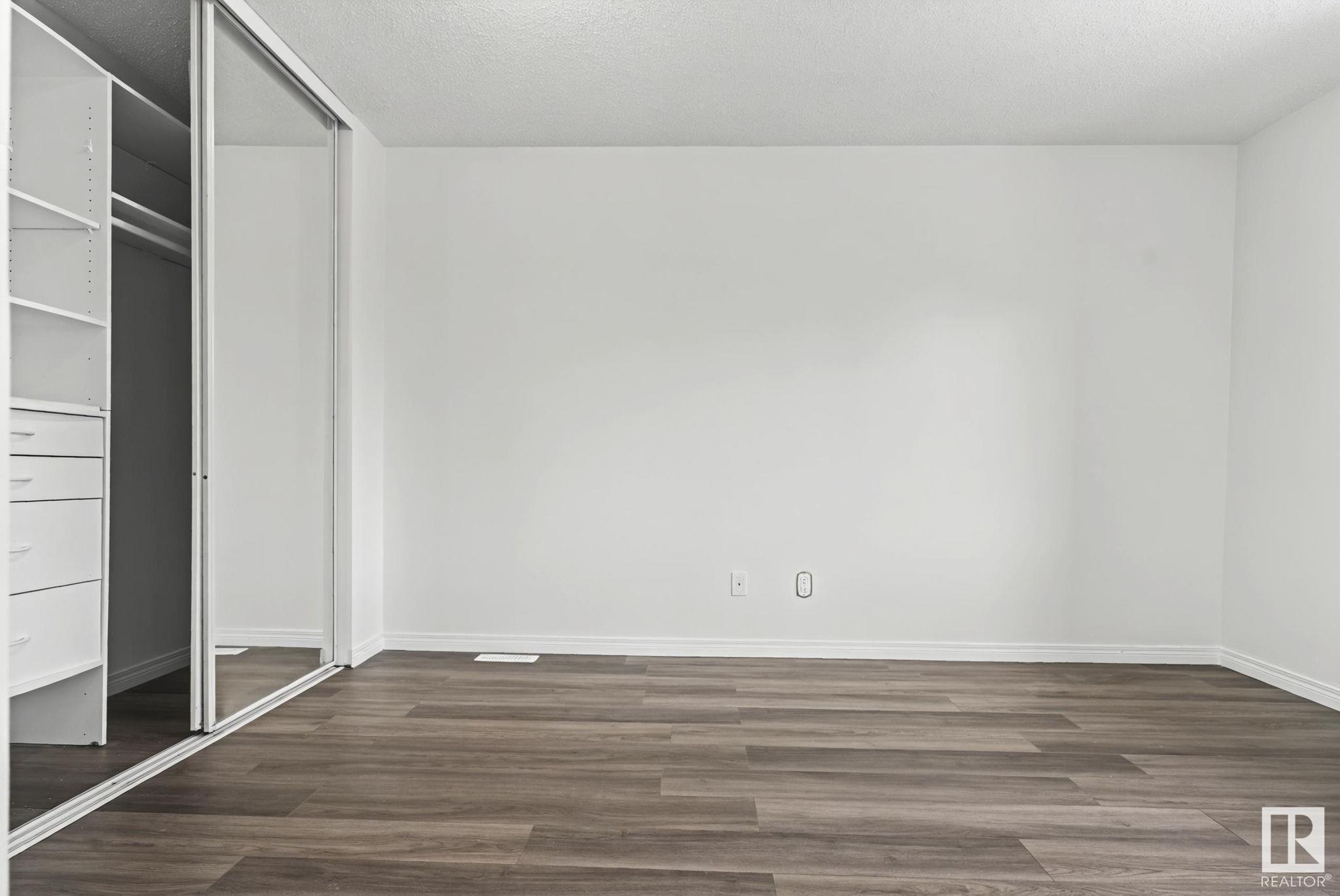      6091 35a AV NW , Edmonton,  ,T6L 1G7 ;  Listing Number: MLS E4419474