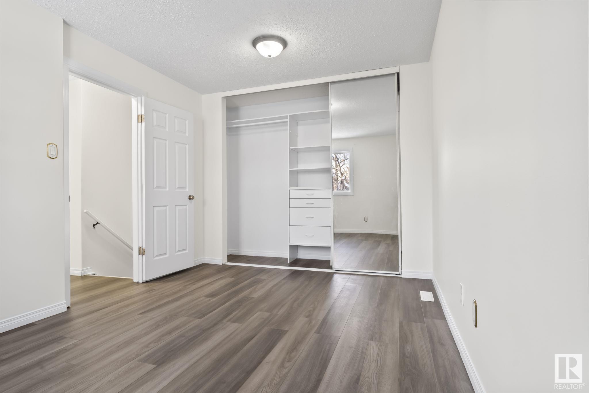      6091 35a AV NW , Edmonton,  ,T6L 1G7 ;  Listing Number: MLS E4419474