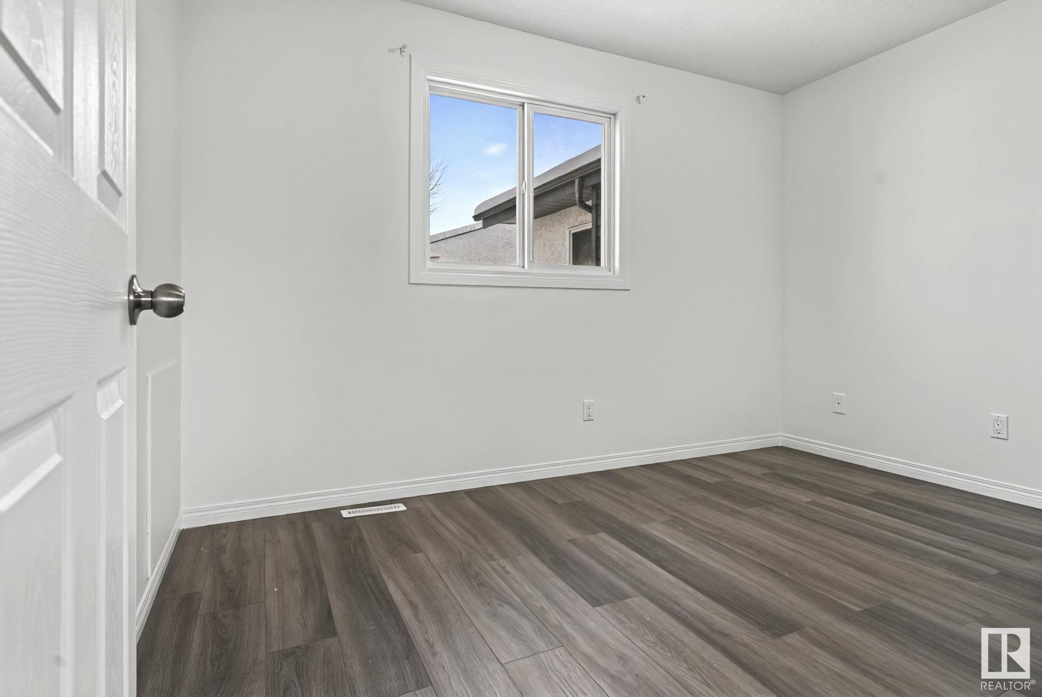      6091 35a AV NW , Edmonton,  ,T6L 1G7 ;  Listing Number: MLS E4419474