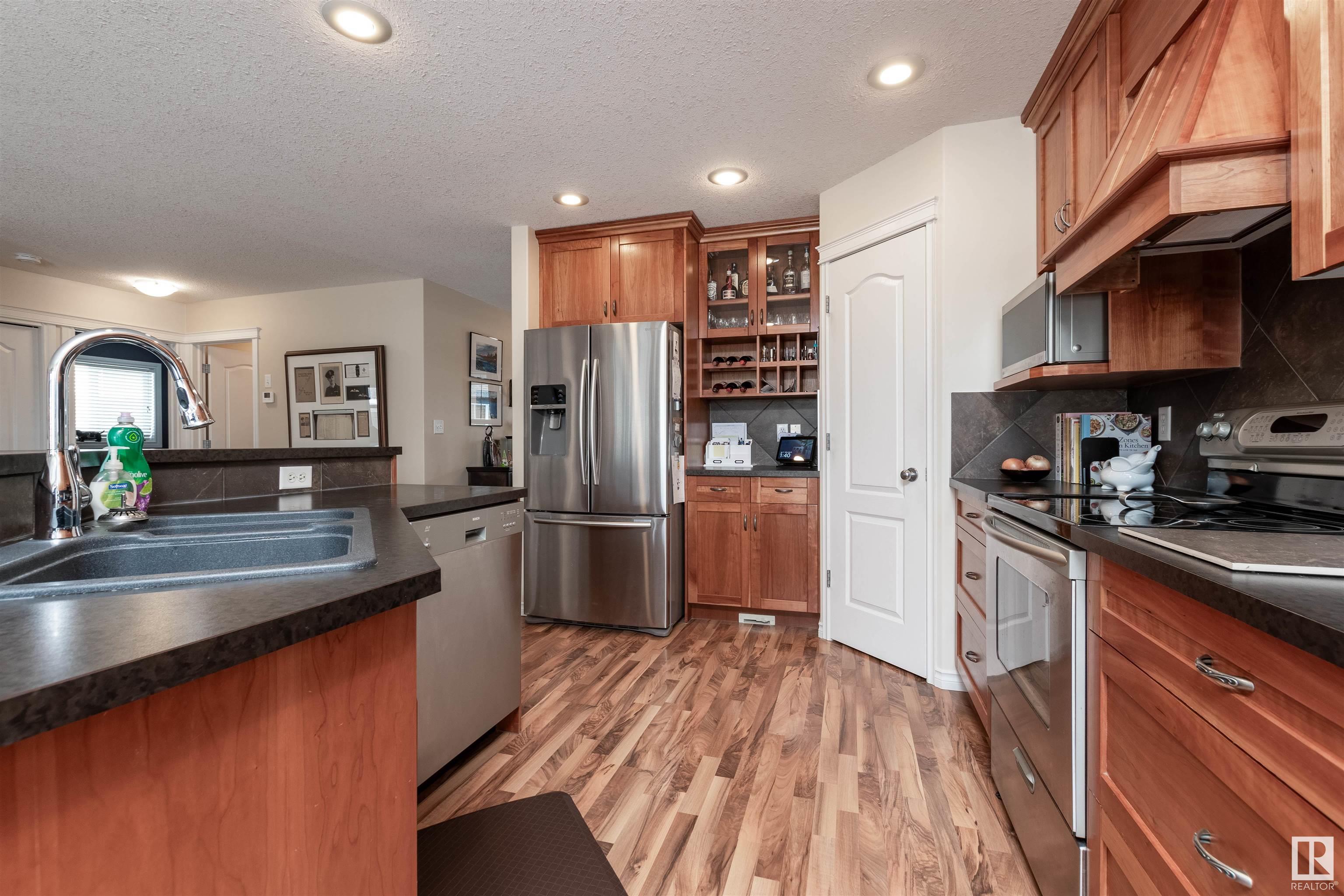      10 RIDGELAND CR , Sherwood Park,  ,T8A 6N5 ;  Listing Number: MLS E4419512
