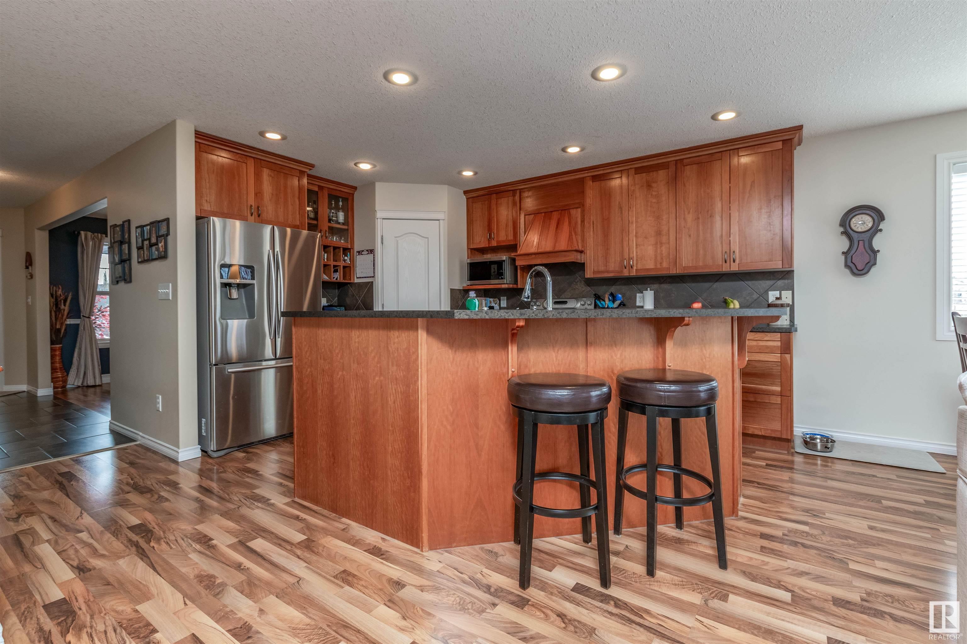      10 RIDGELAND CR , Sherwood Park,  ,T8A 6N5 ;  Listing Number: MLS E4419512
