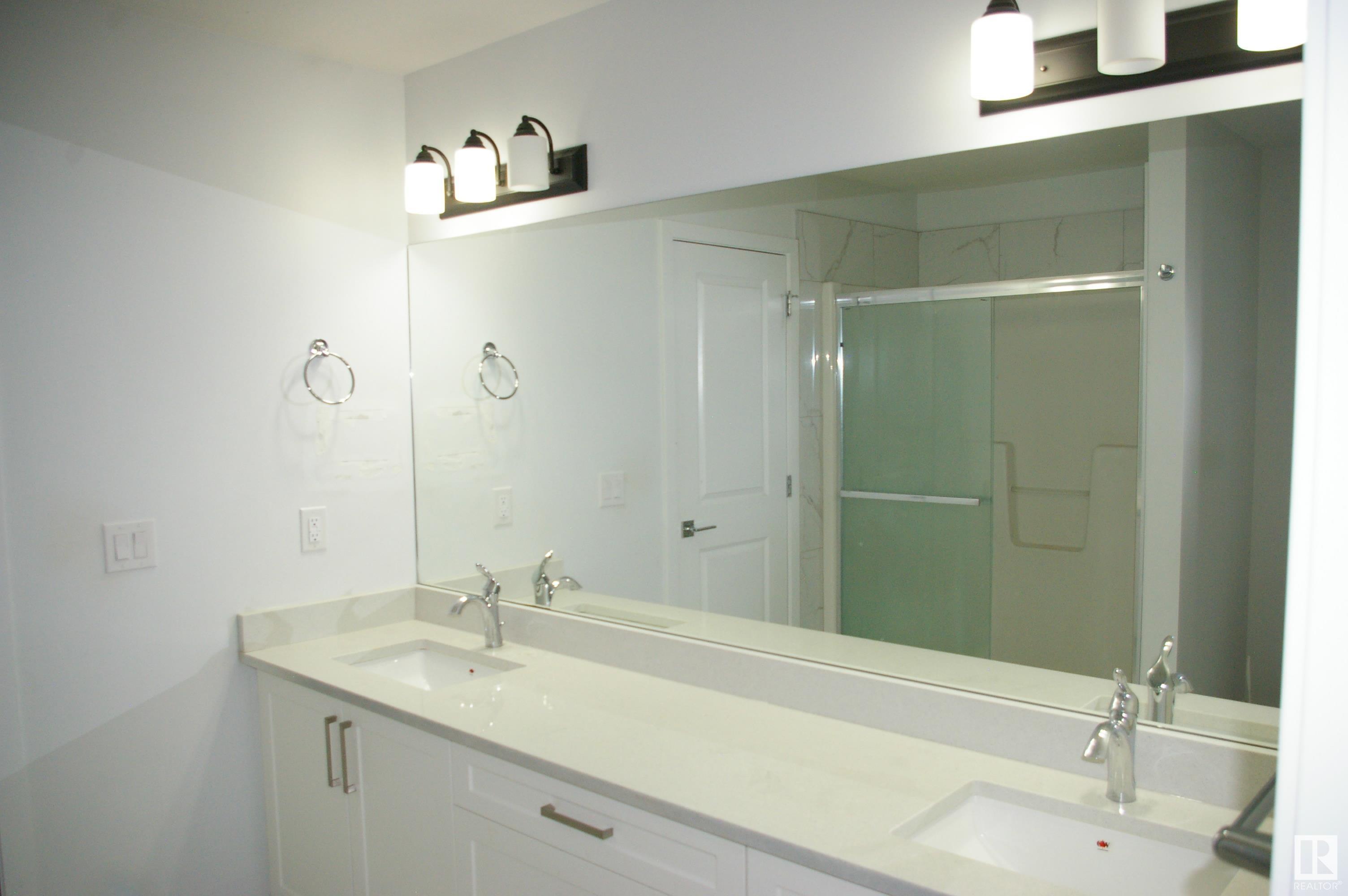      2611 200 ST NW , Edmonton,  ,T6M 1K3 ;  Listing Number: MLS E4419519