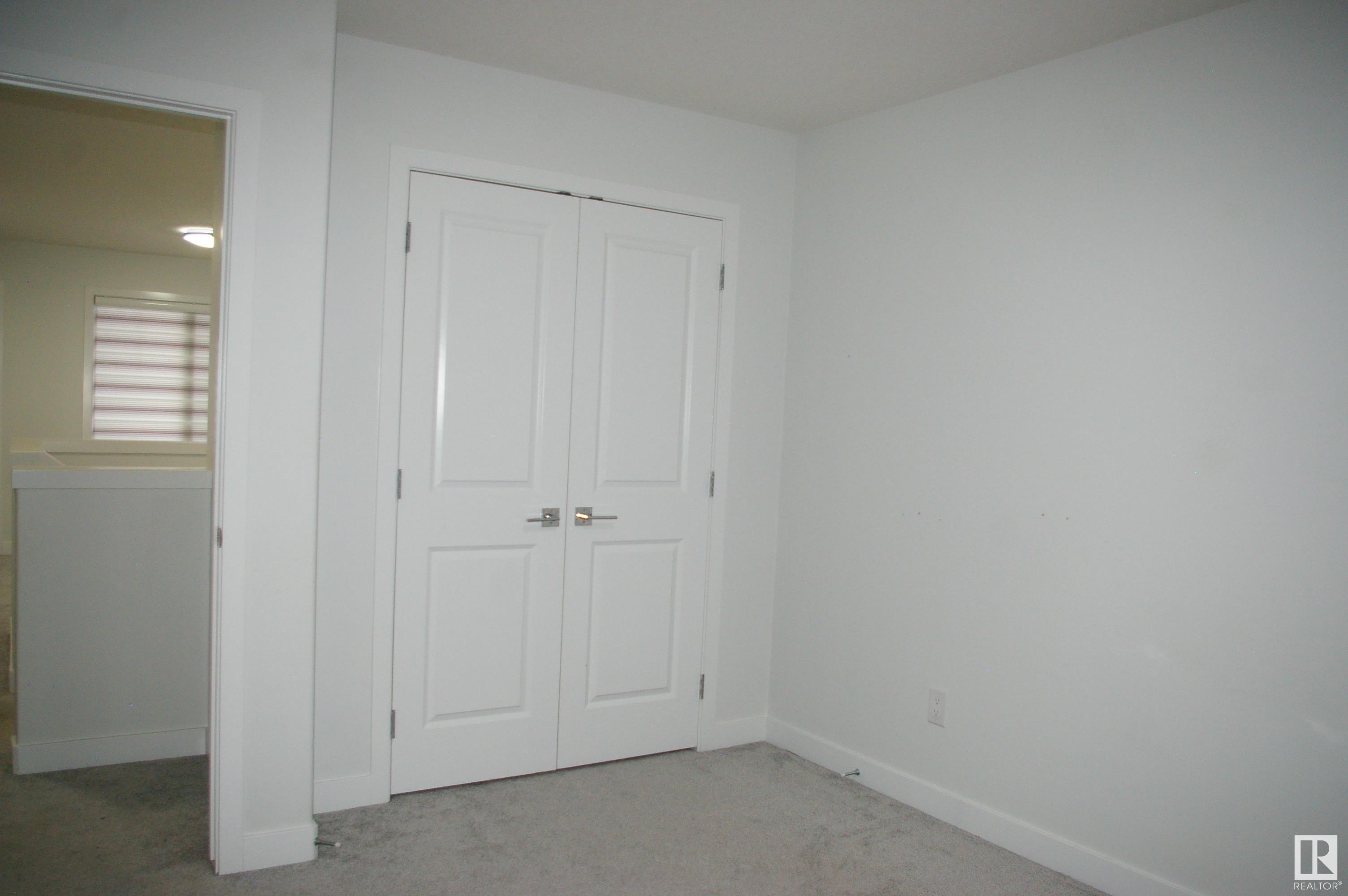      2611 200 ST NW , Edmonton,  ,T6M 1K3 ;  Listing Number: MLS E4419519