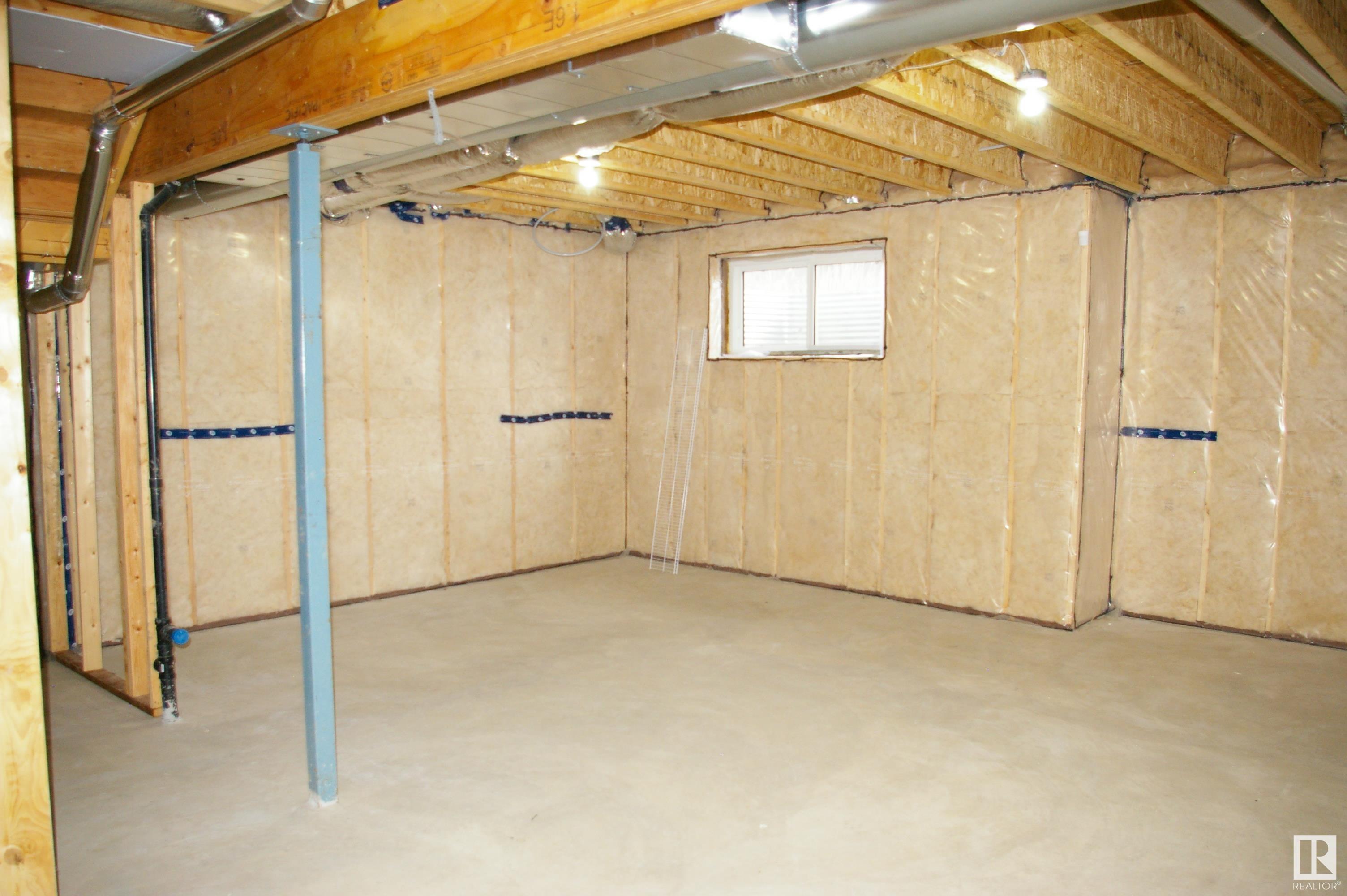      2611 200 ST NW , Edmonton,  ,T6M 1K3 ;  Listing Number: MLS E4419519