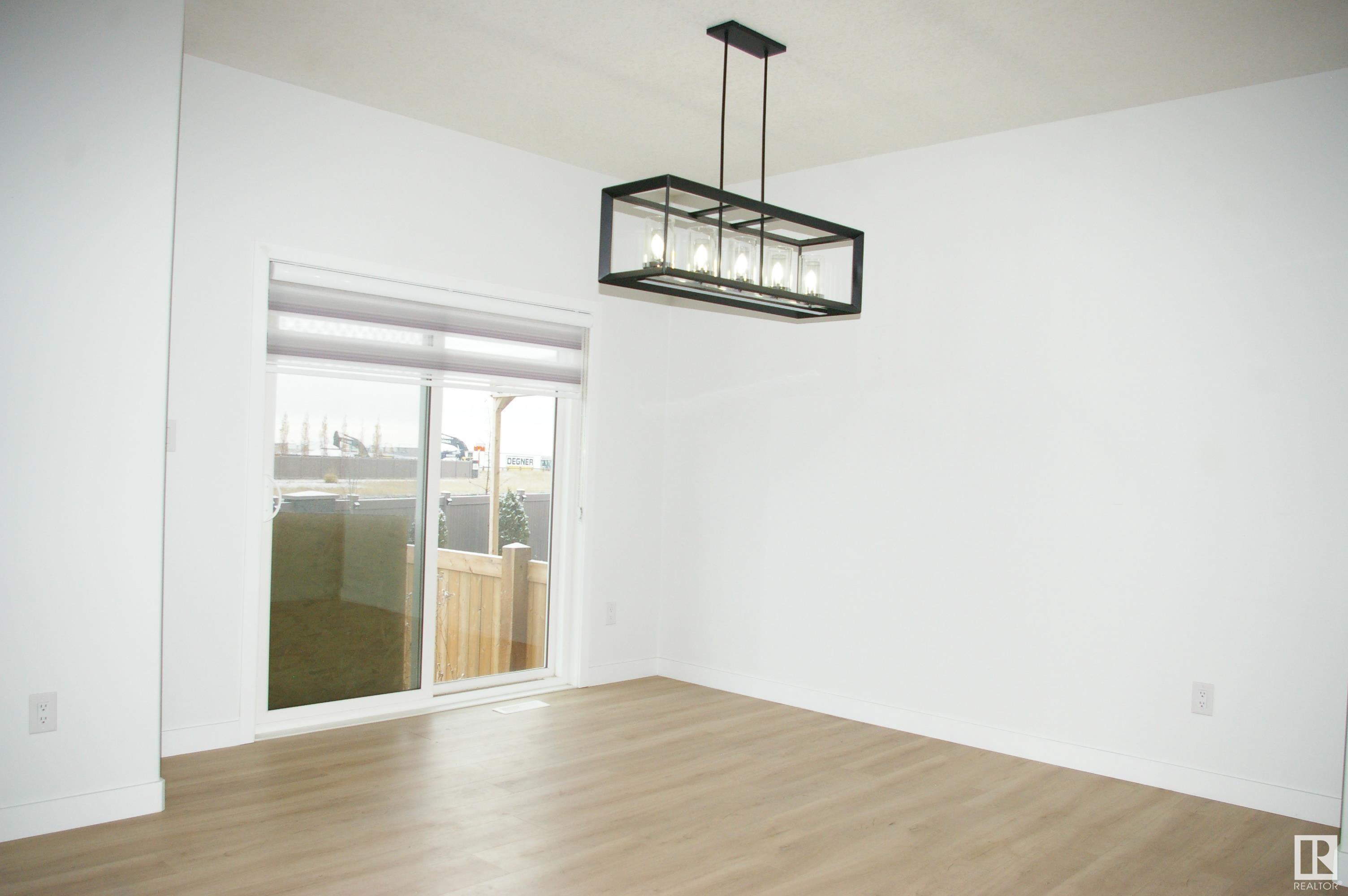      2611 200 ST NW , Edmonton,  ,T6M 1K3 ;  Listing Number: MLS E4419519