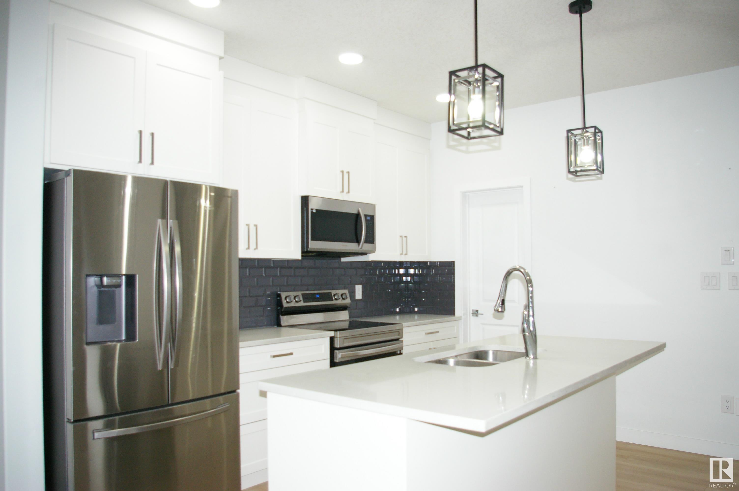      2611 200 ST NW , Edmonton,  ,T6M 1K3 ;  Listing Number: MLS E4419519
