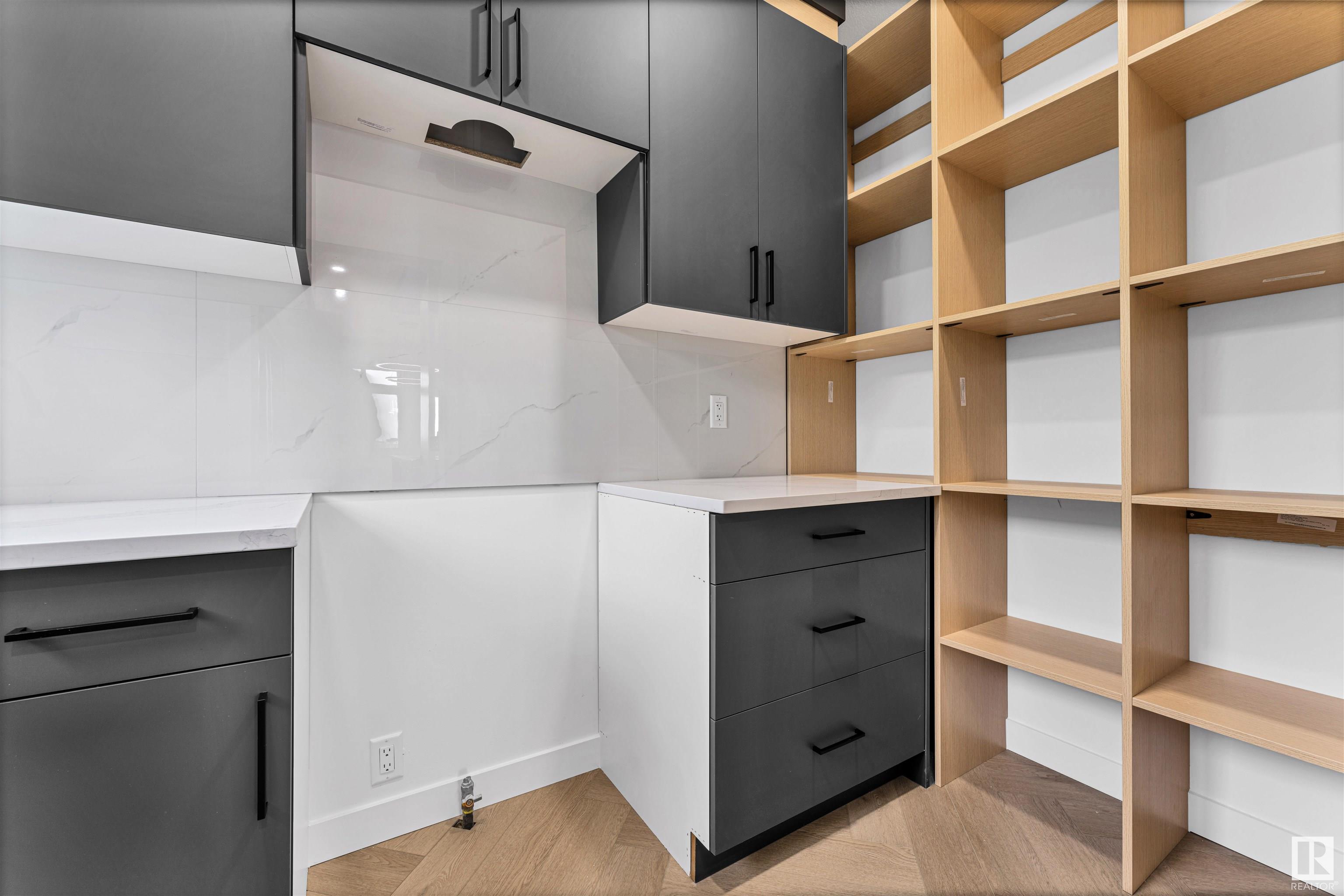      402 Pine PT , Leduc,  ,T9E 1S7 ;  Listing Number: MLS E4419526