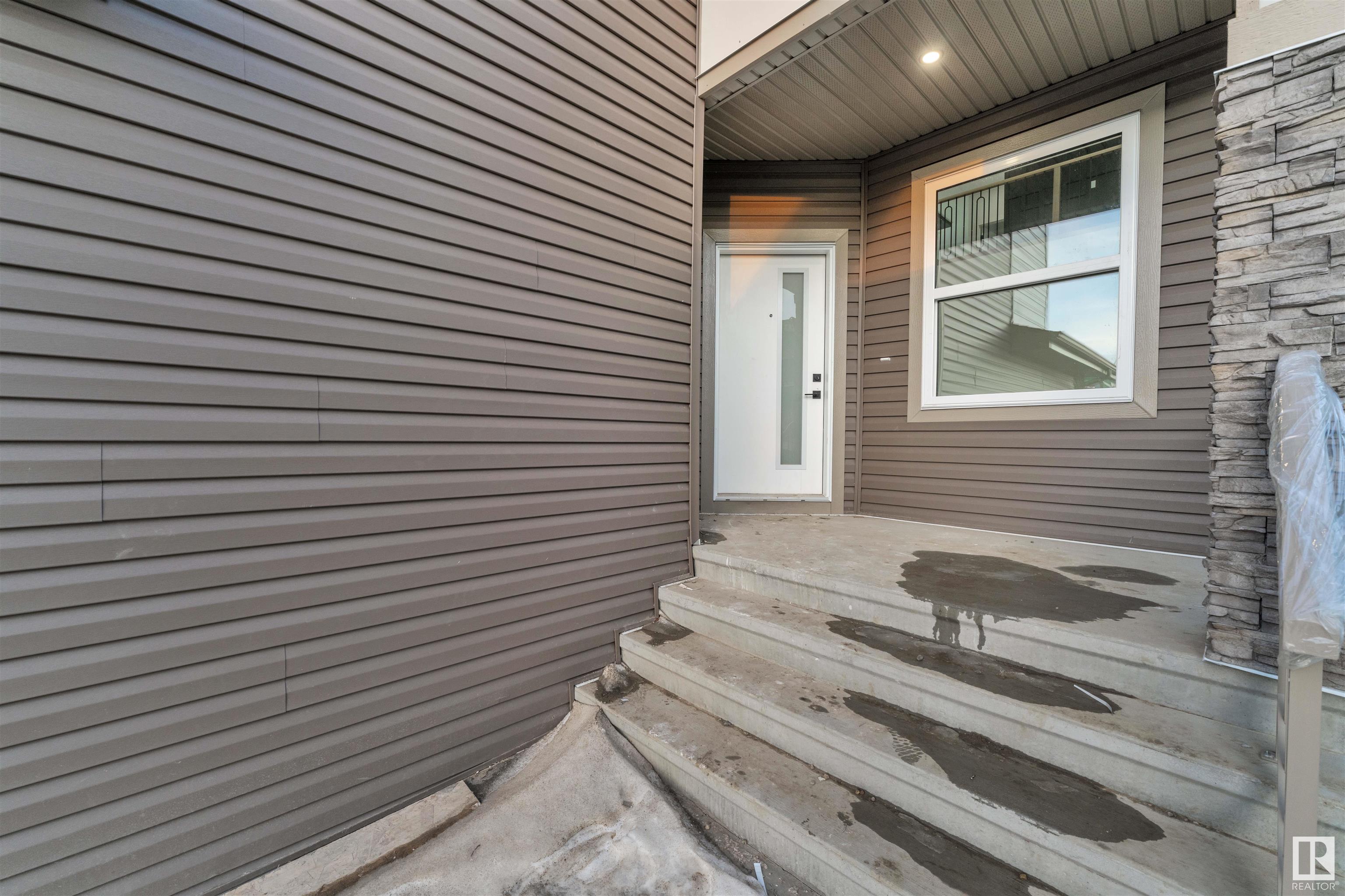      402 Pine PT , Leduc,  ,T9E 1S7 ;  Listing Number: MLS E4419526
