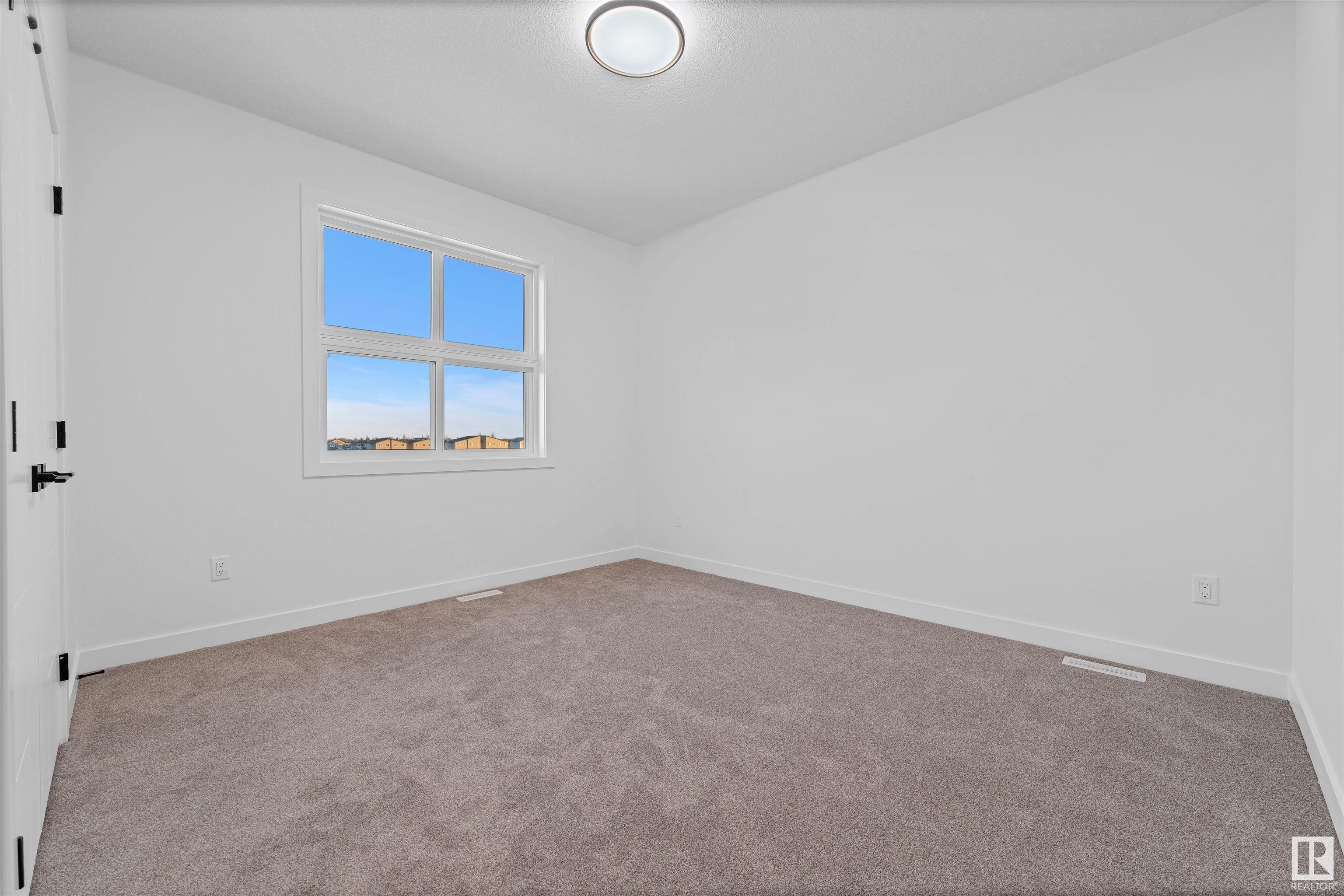      402 Pine PT , Leduc,  ,T9E 1S7 ;  Listing Number: MLS E4419526