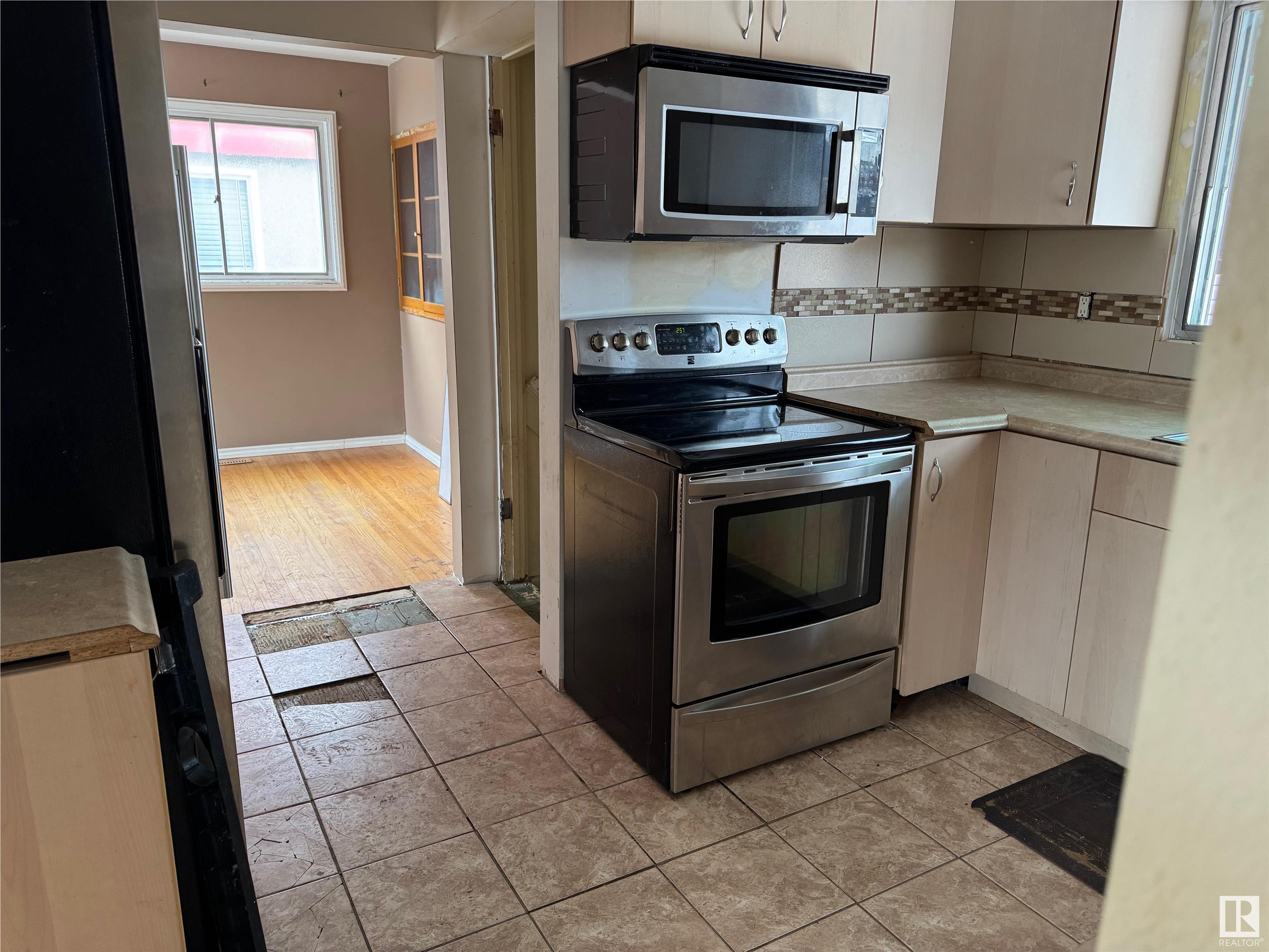      16132 109A AV NW , Edmonton,  ,T5T 1C4 ;  Listing Number: MLS E4419531