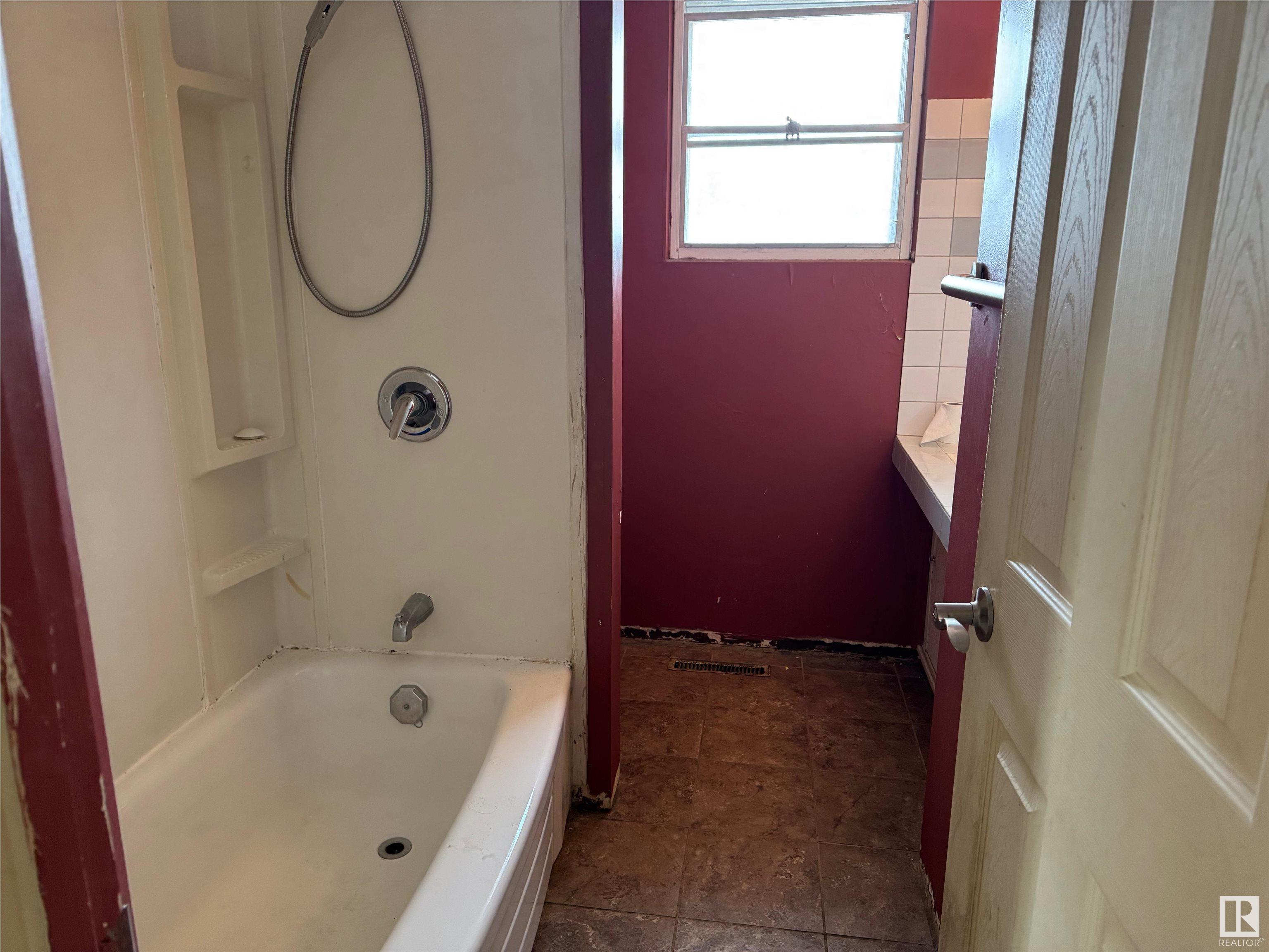      16132 109A AV NW , Edmonton,  ,T5T 1C4 ;  Listing Number: MLS E4419531
