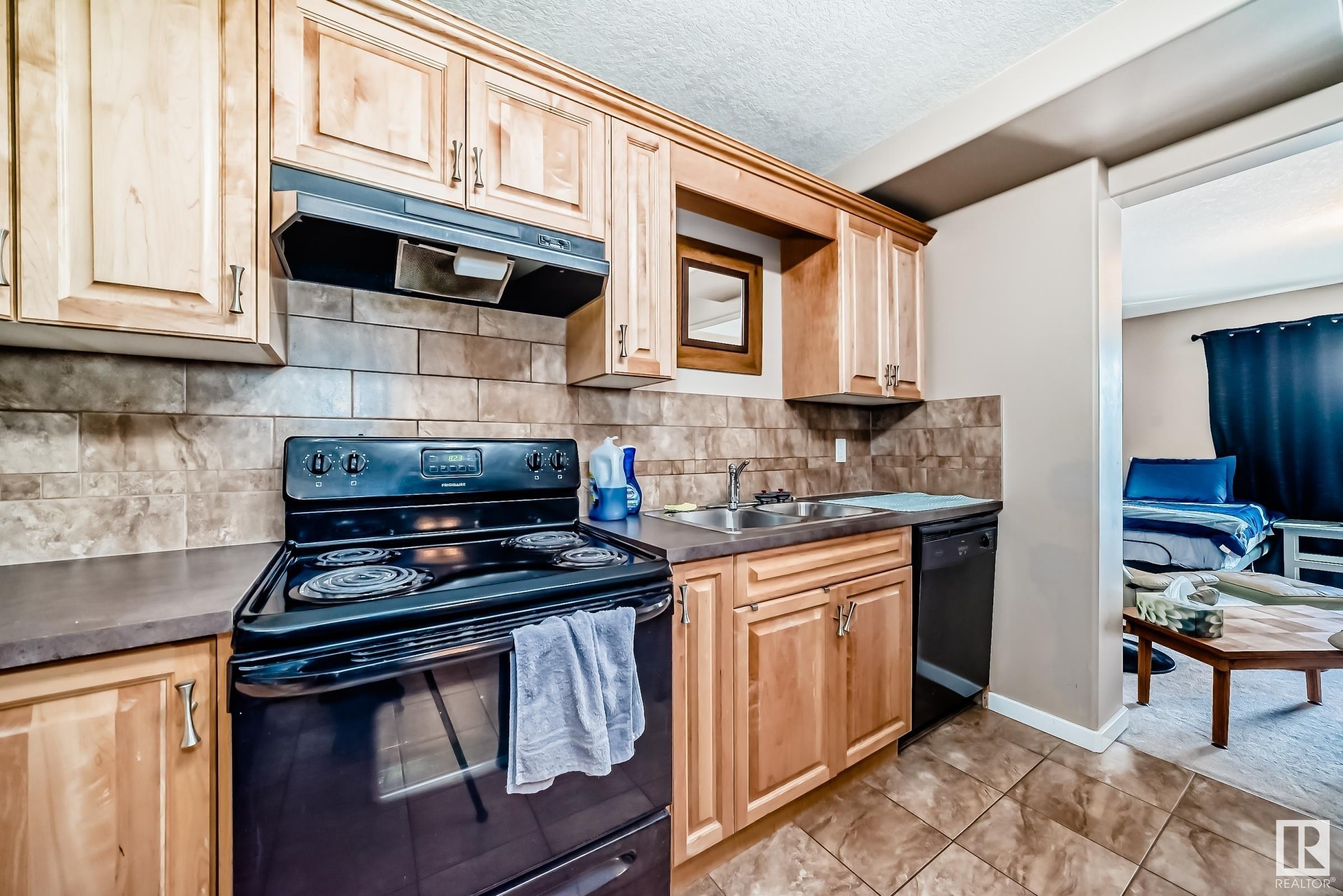      #101 11935 106 ST NW , Edmonton,  ,T5G 2R4 ;  Listing Number: MLS E4419545