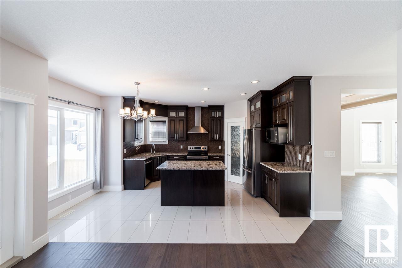      16231 138 ST NW , Edmonton,  ,T6V 0J8 ;  Listing Number: MLS E4419553