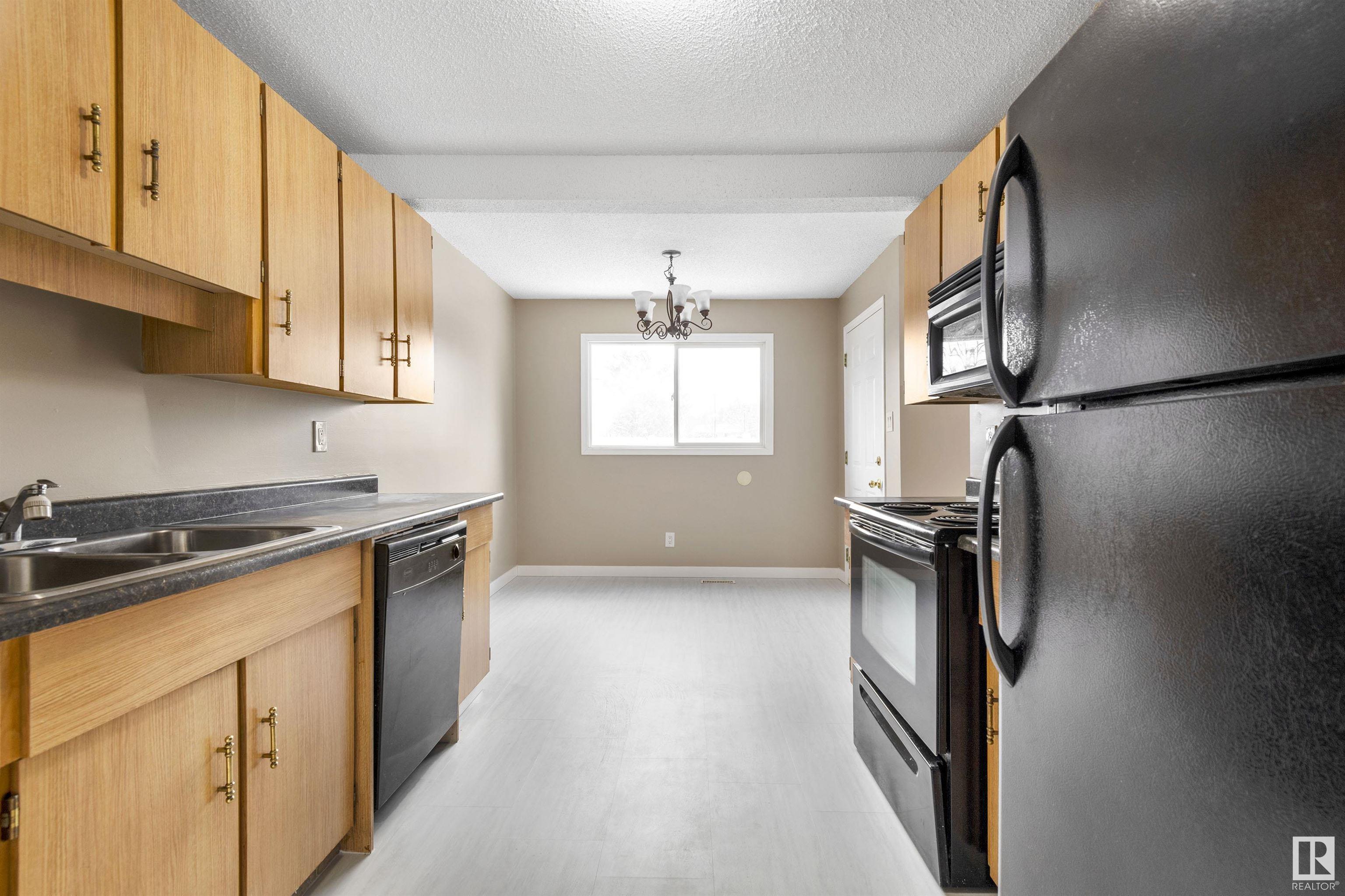      #5 1651 46 ST NW , Edmonton,  ,T6L 5A2 ;  Listing Number: MLS E4419573