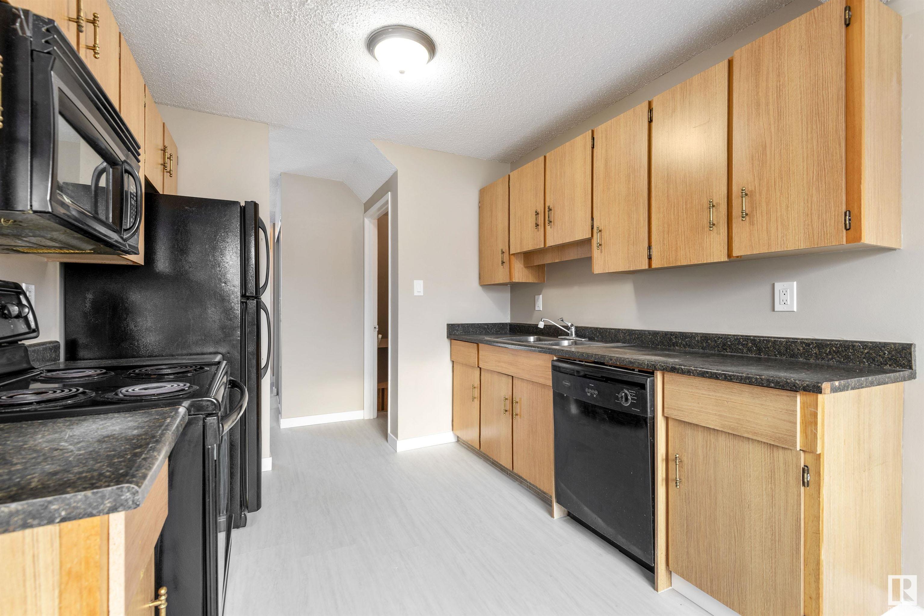      #5 1651 46 ST NW , Edmonton,  ,T6L 5A2 ;  Listing Number: MLS E4419573