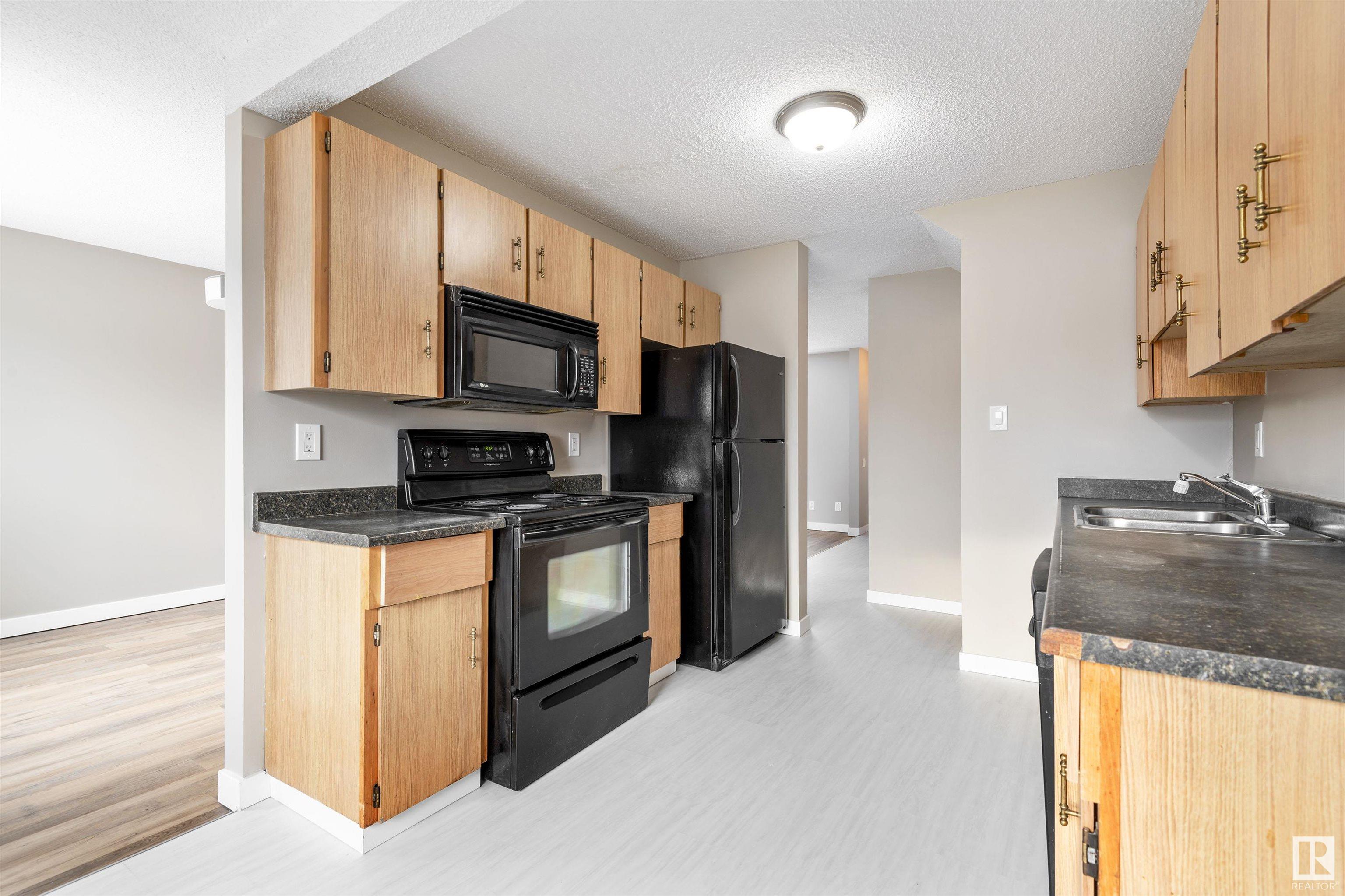      #5 1651 46 ST NW , Edmonton,  ,T6L 5A2 ;  Listing Number: MLS E4419573