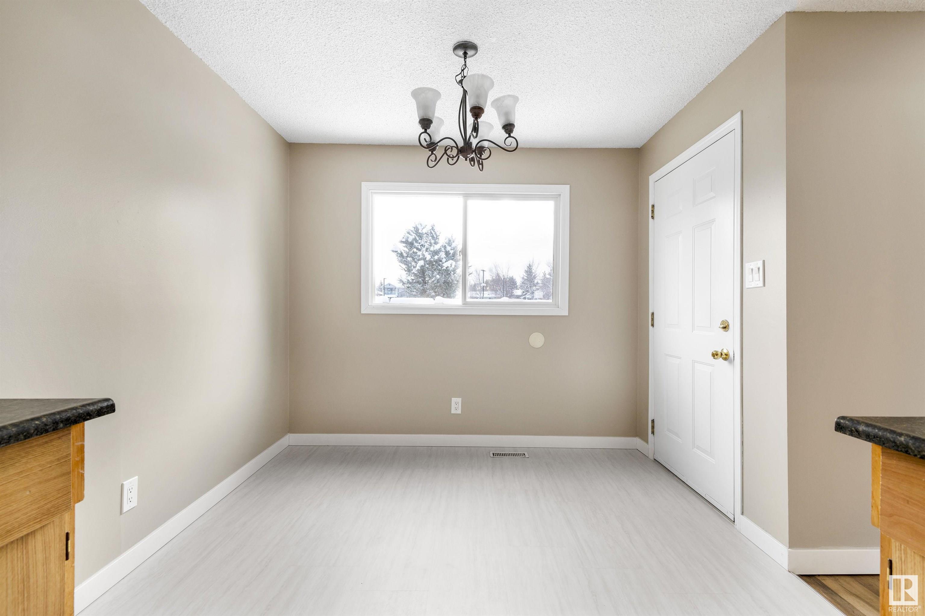      #5 1651 46 ST NW , Edmonton,  ,T6L 5A2 ;  Listing Number: MLS E4419573