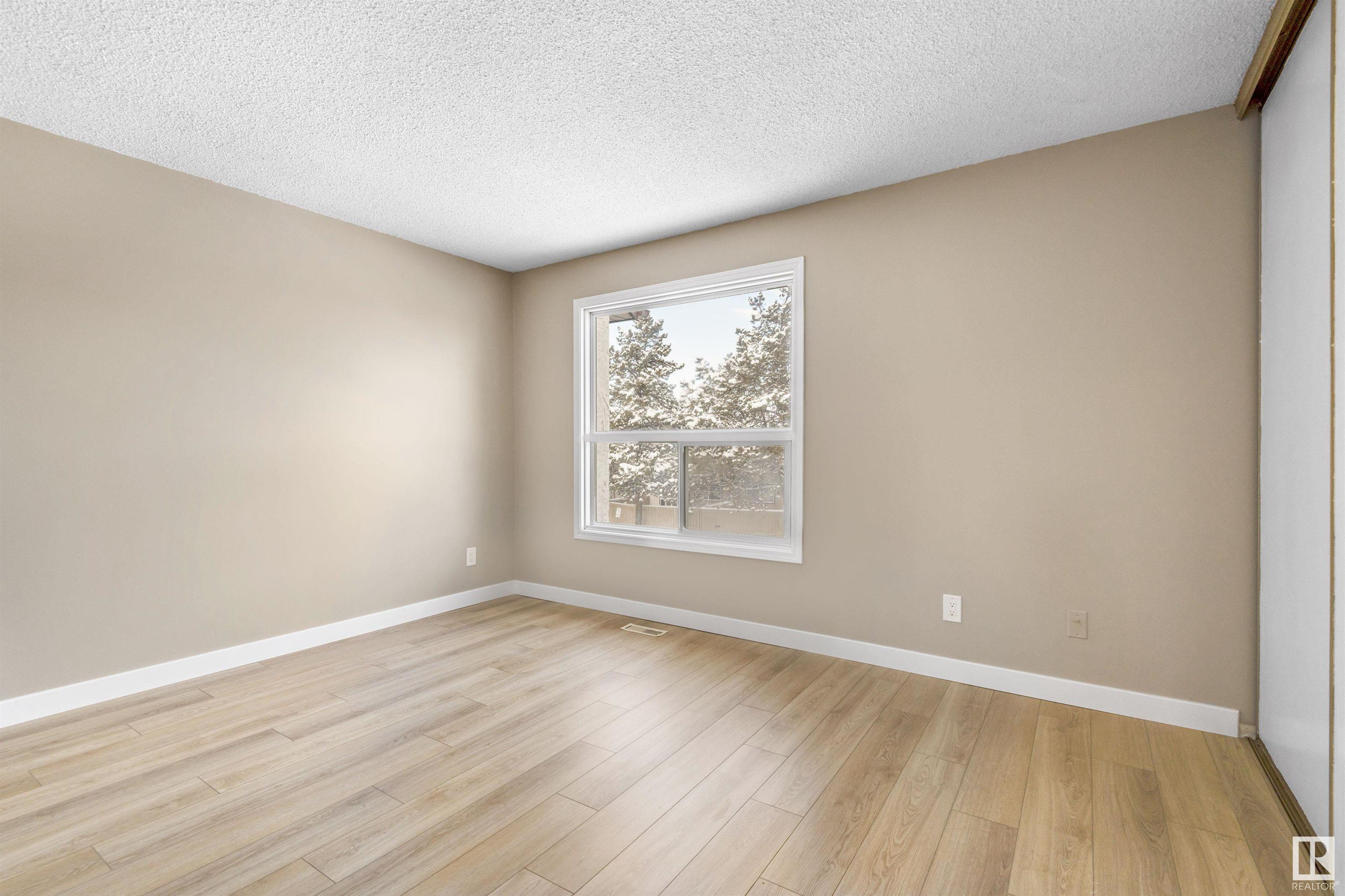      #5 1651 46 ST NW , Edmonton,  ,T6L 5A2 ;  Listing Number: MLS E4419573