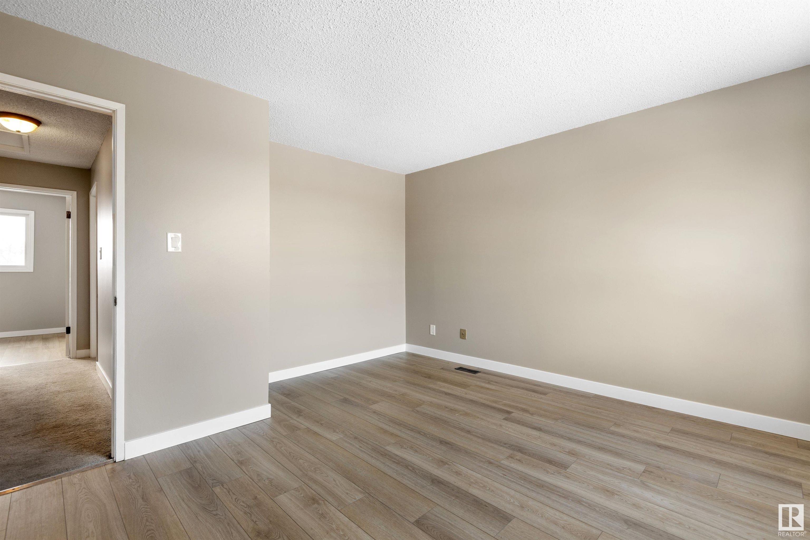      #5 1651 46 ST NW , Edmonton,  ,T6L 5A2 ;  Listing Number: MLS E4419573