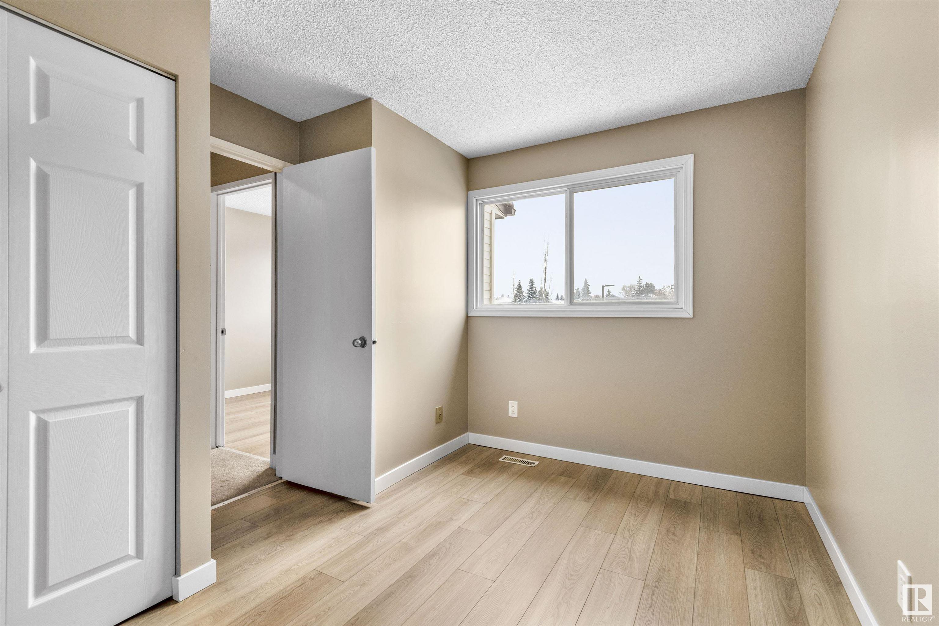      #5 1651 46 ST NW , Edmonton,  ,T6L 5A2 ;  Listing Number: MLS E4419573