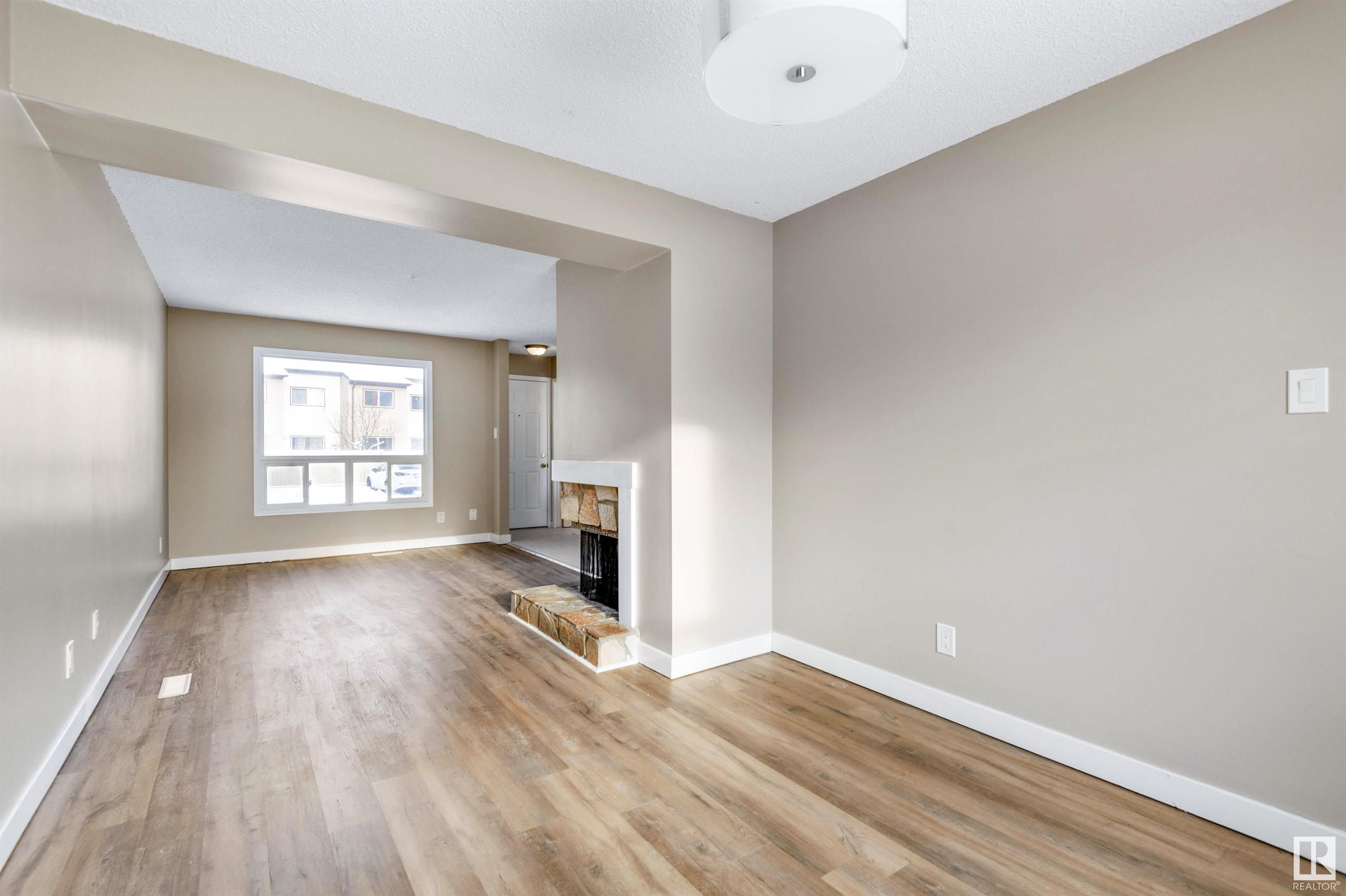      #5 1651 46 ST NW , Edmonton,  ,T6L 5A2 ;  Listing Number: MLS E4419573