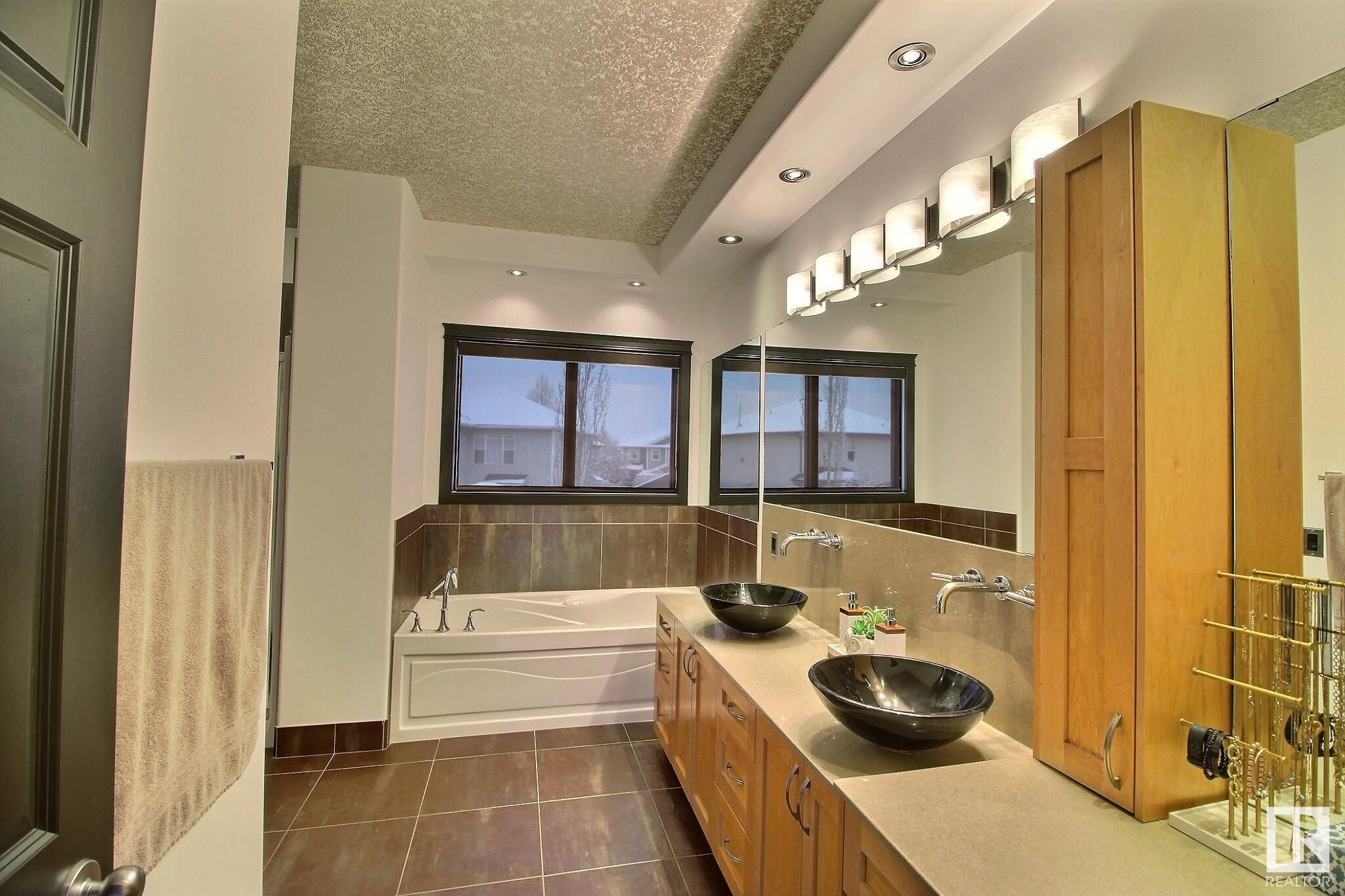      4 LINKSVIEW CO , Spruce Grove,  ,T7X 4L6 ;  Listing Number: MLS E4419574