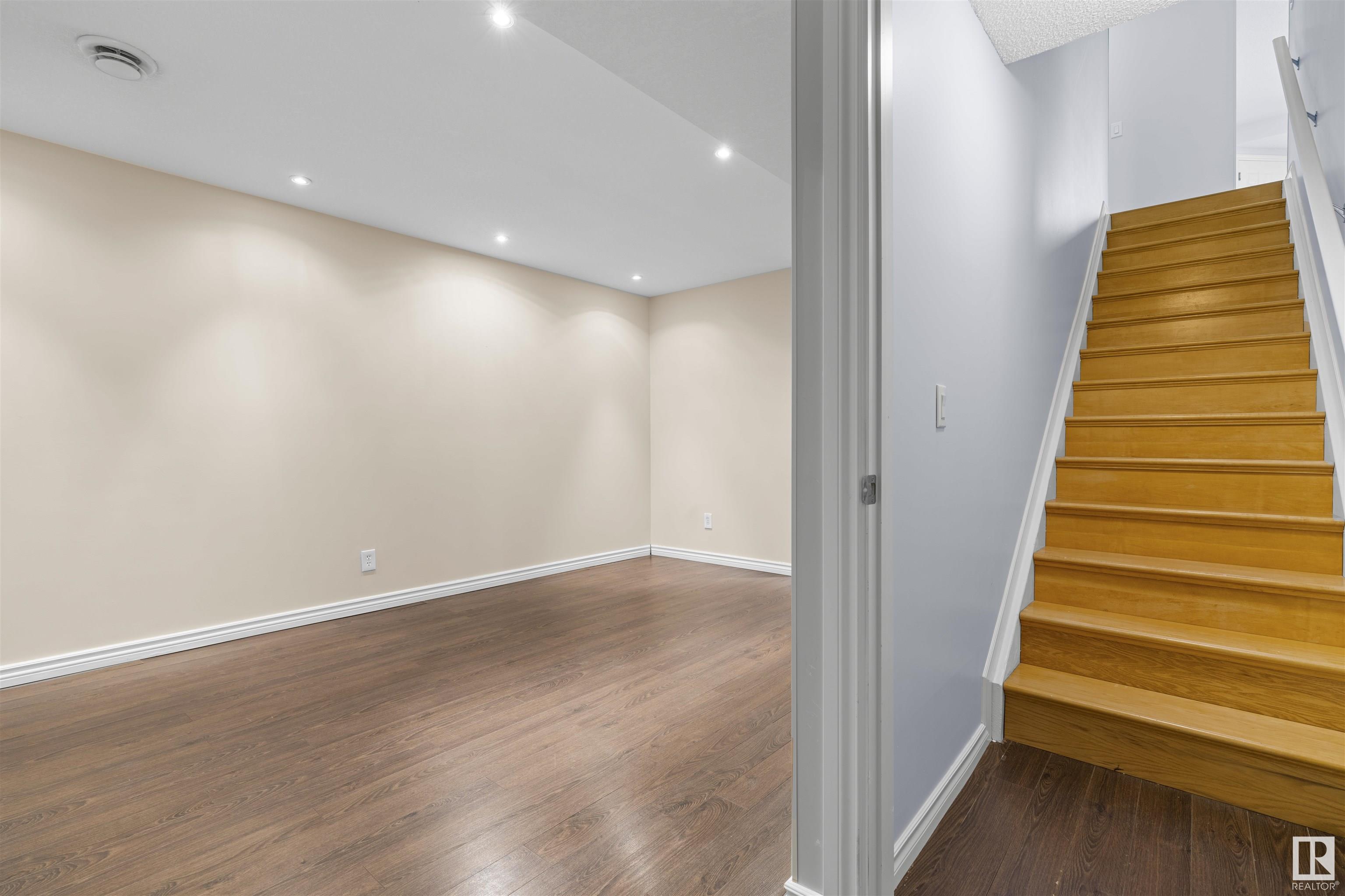      13516 141 AV NW , Edmonton,  ,T6V 1W7 ;  Listing Number: MLS E4419576