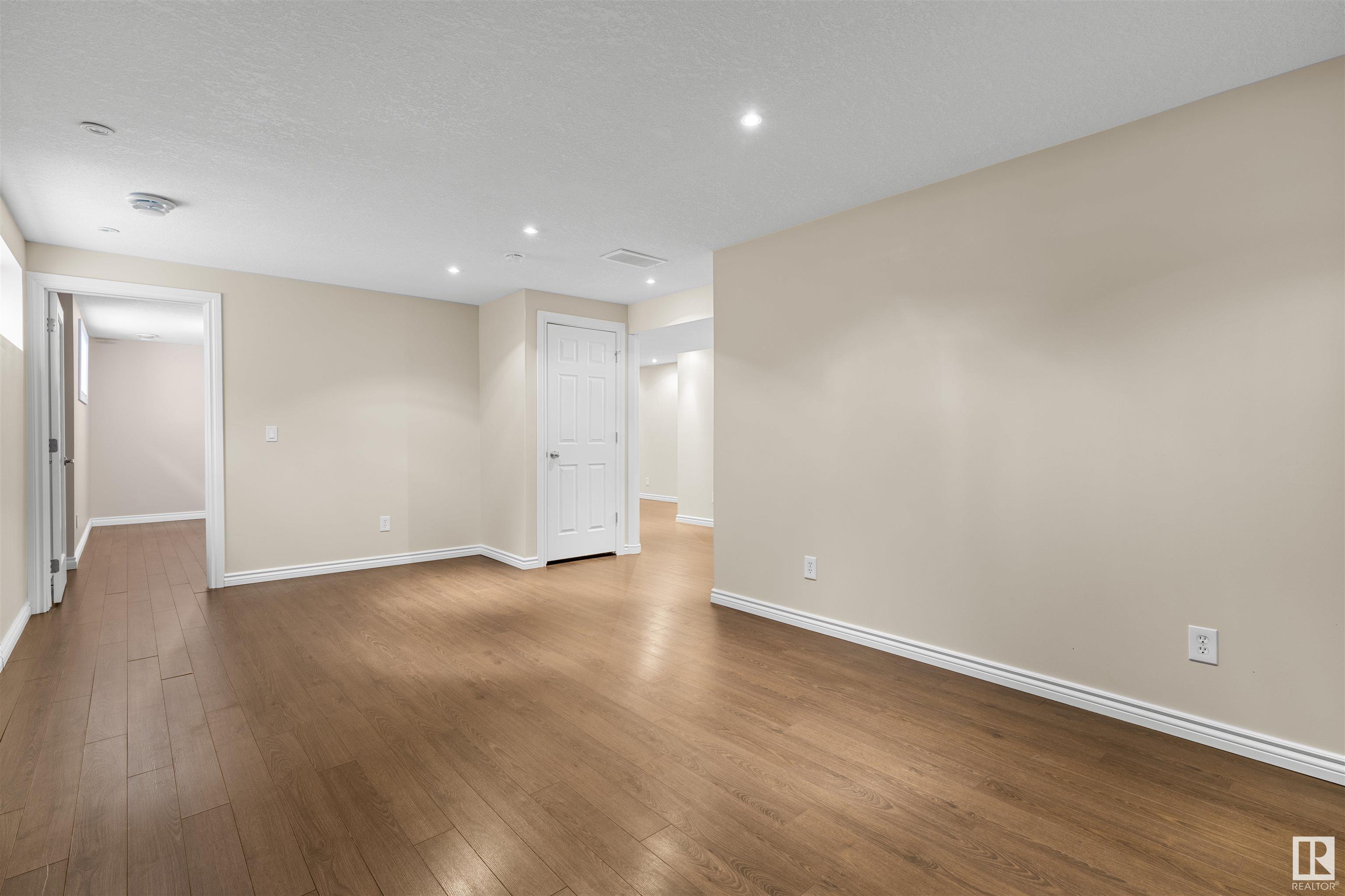     13516 141 AV NW , Edmonton,  ,T6V 1W7 ;  Listing Number: MLS E4419576
