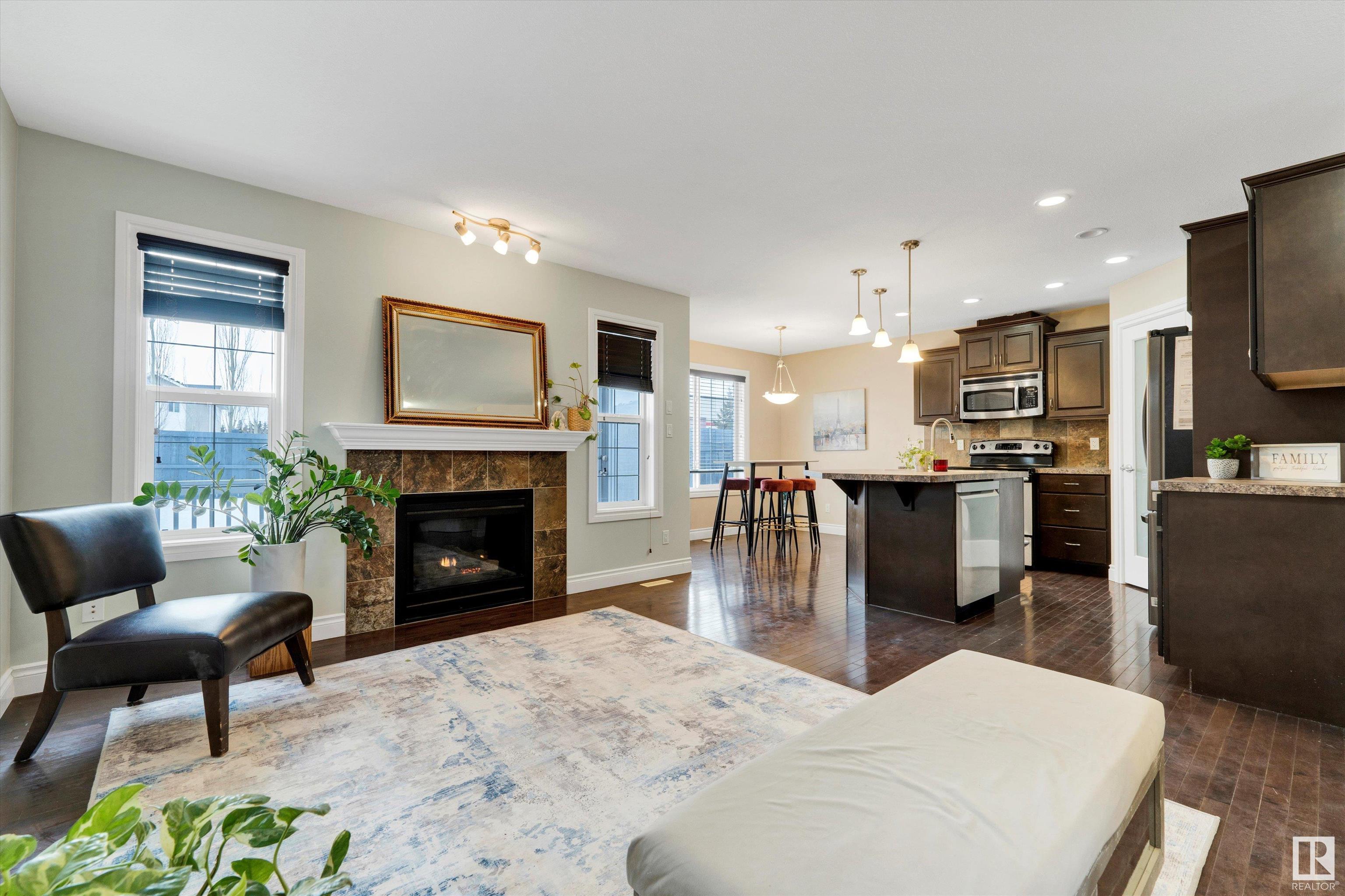      3933 GALLINGER LO NW , Edmonton,  ,T5T 4G5 ;  Listing Number: MLS E4419577