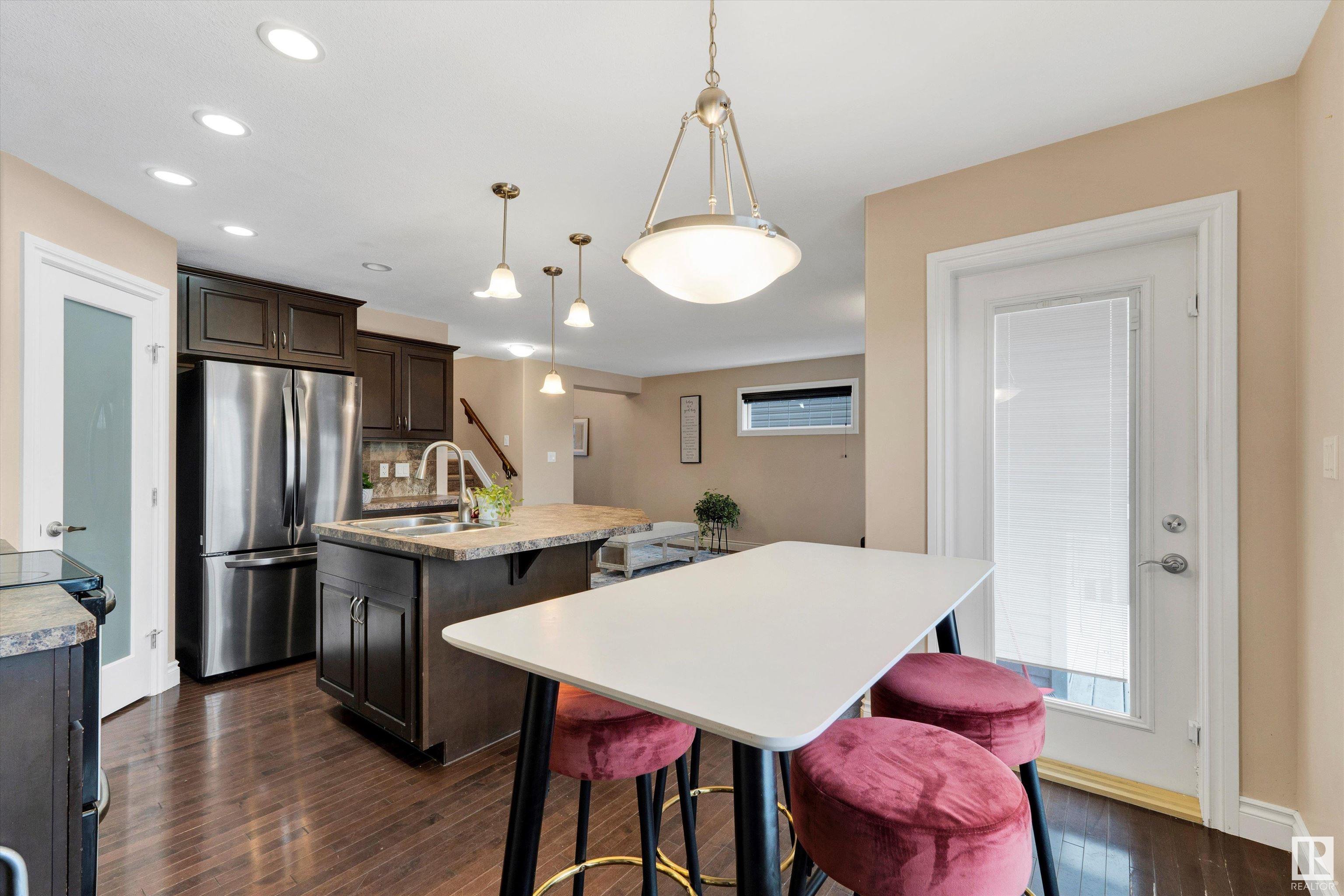      3933 GALLINGER LO NW , Edmonton,  ,T5T 4G5 ;  Listing Number: MLS E4419577