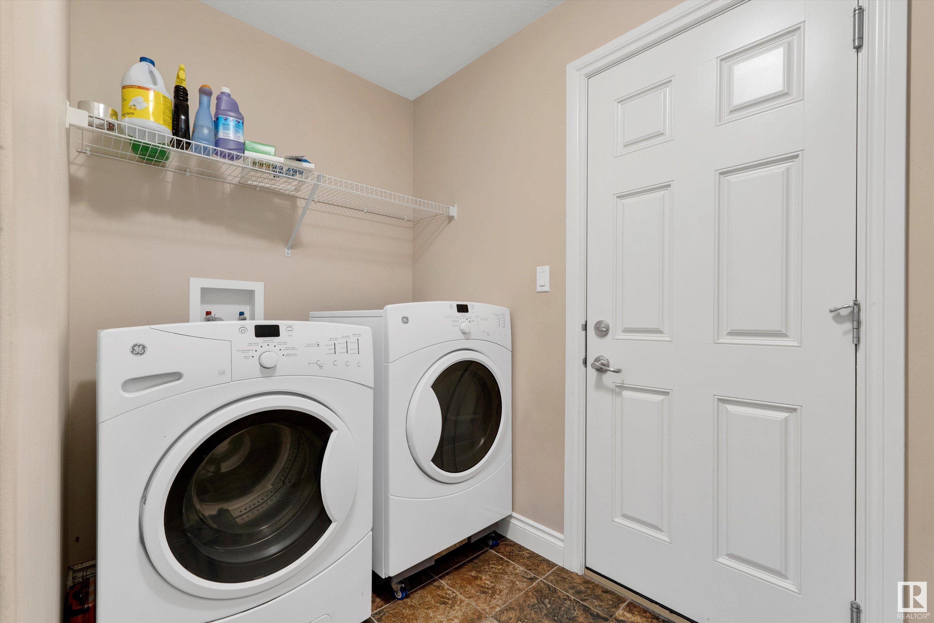     3933 GALLINGER LO NW , Edmonton,  ,T5T 4G5 ;  Listing Number: MLS E4419577