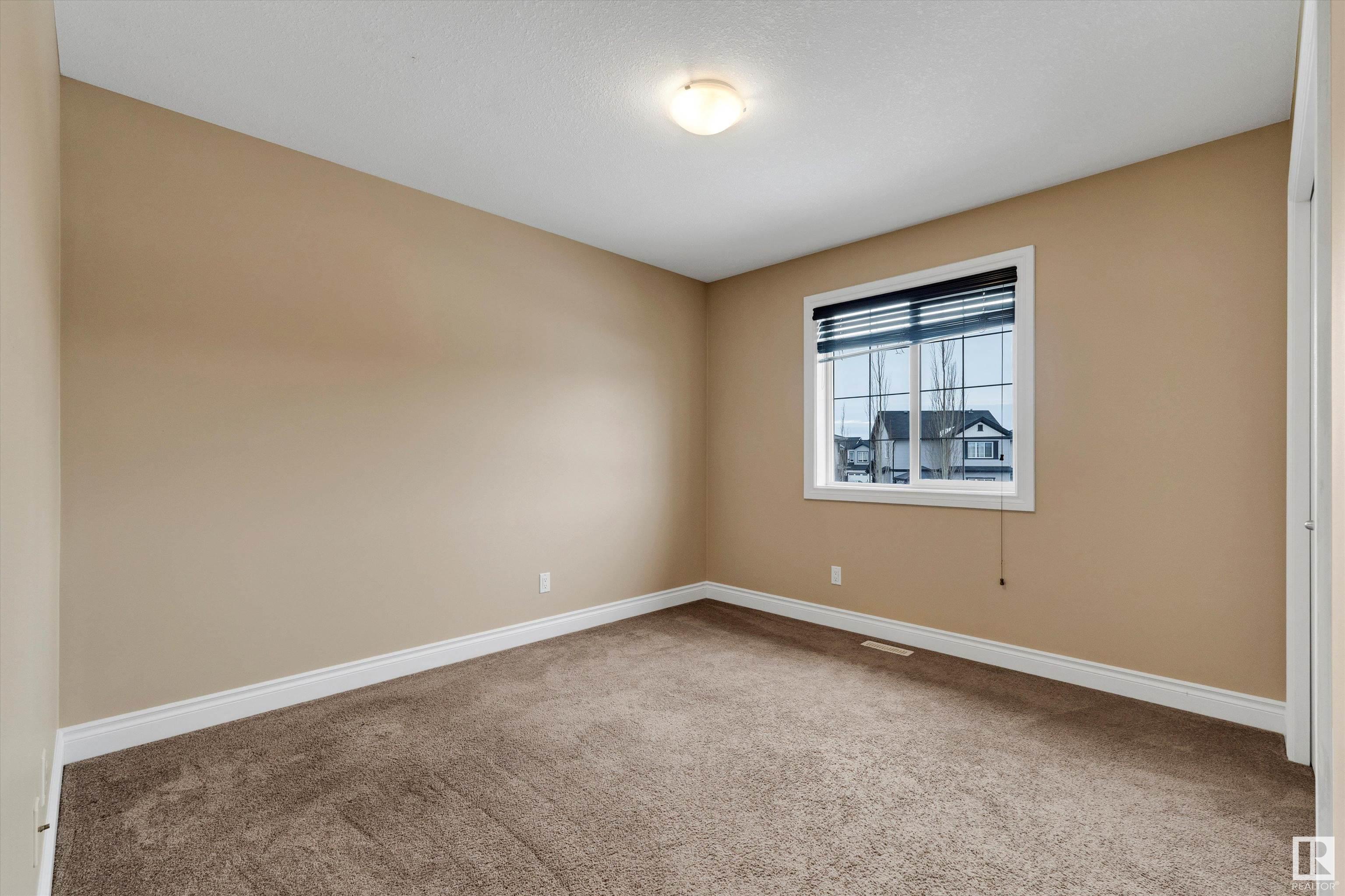      3933 GALLINGER LO NW , Edmonton,  ,T5T 4G5 ;  Listing Number: MLS E4419577