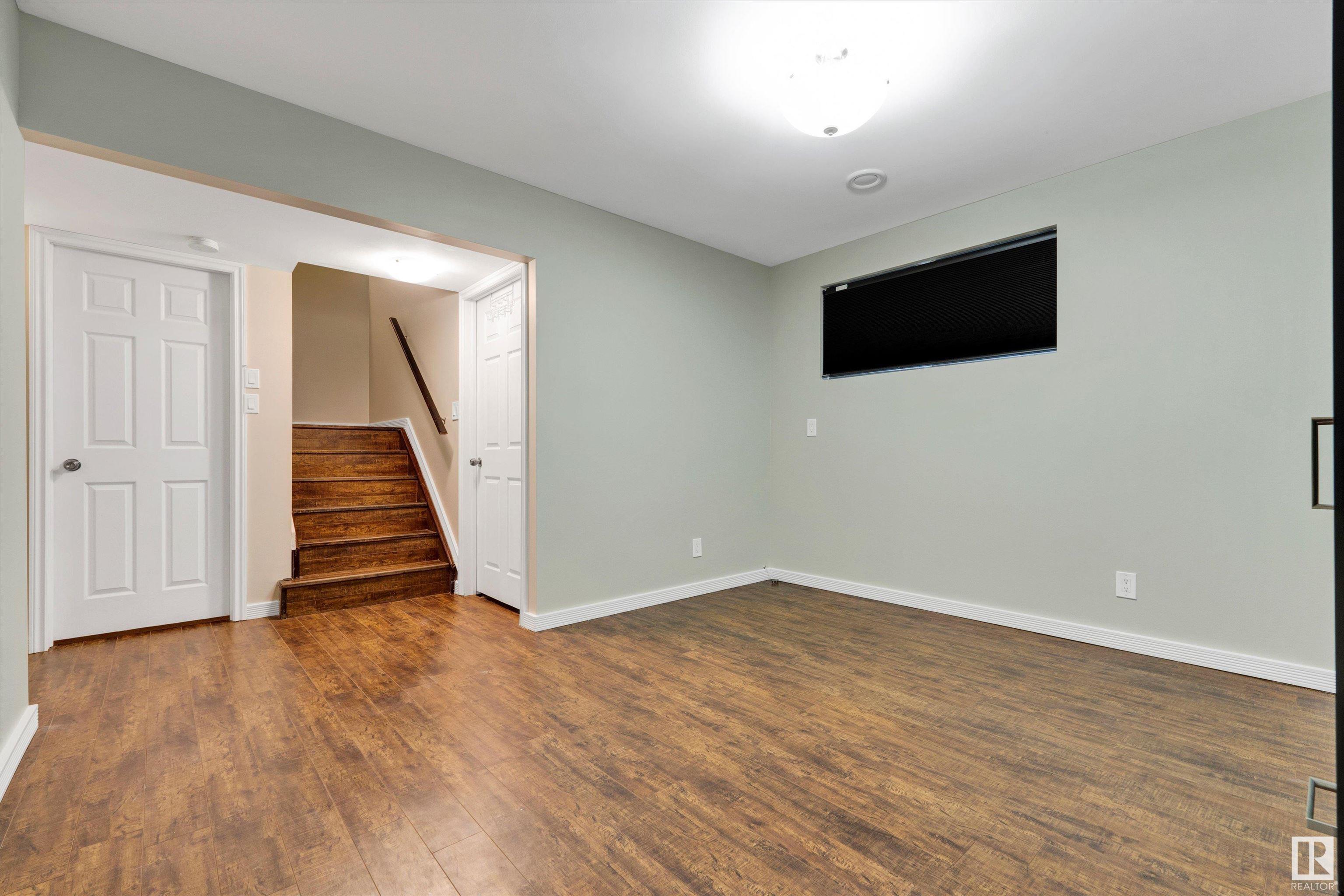      3933 GALLINGER LO NW , Edmonton,  ,T5T 4G5 ;  Listing Number: MLS E4419577