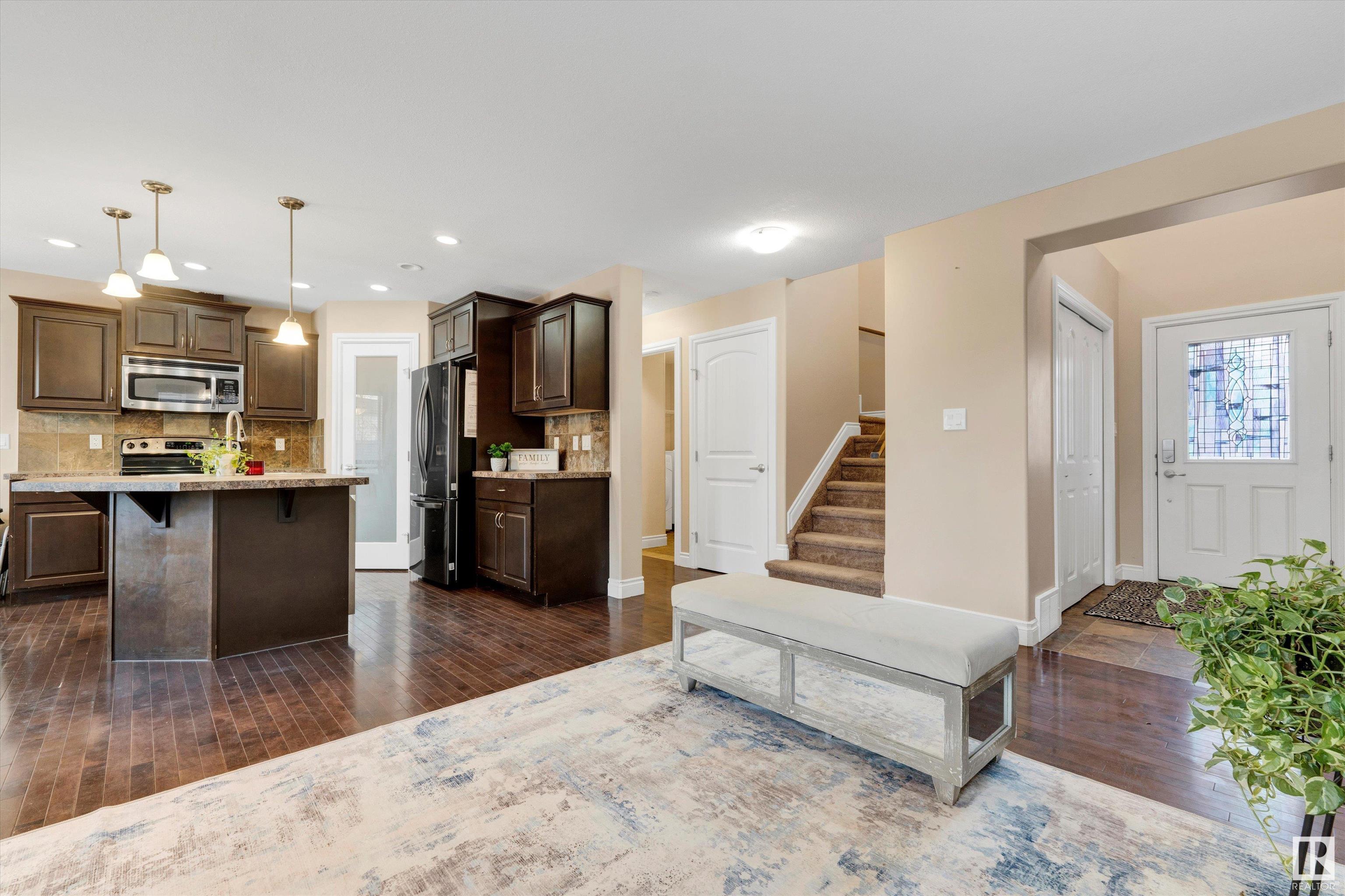      3933 GALLINGER LO NW , Edmonton,  ,T5T 4G5 ;  Listing Number: MLS E4419577
