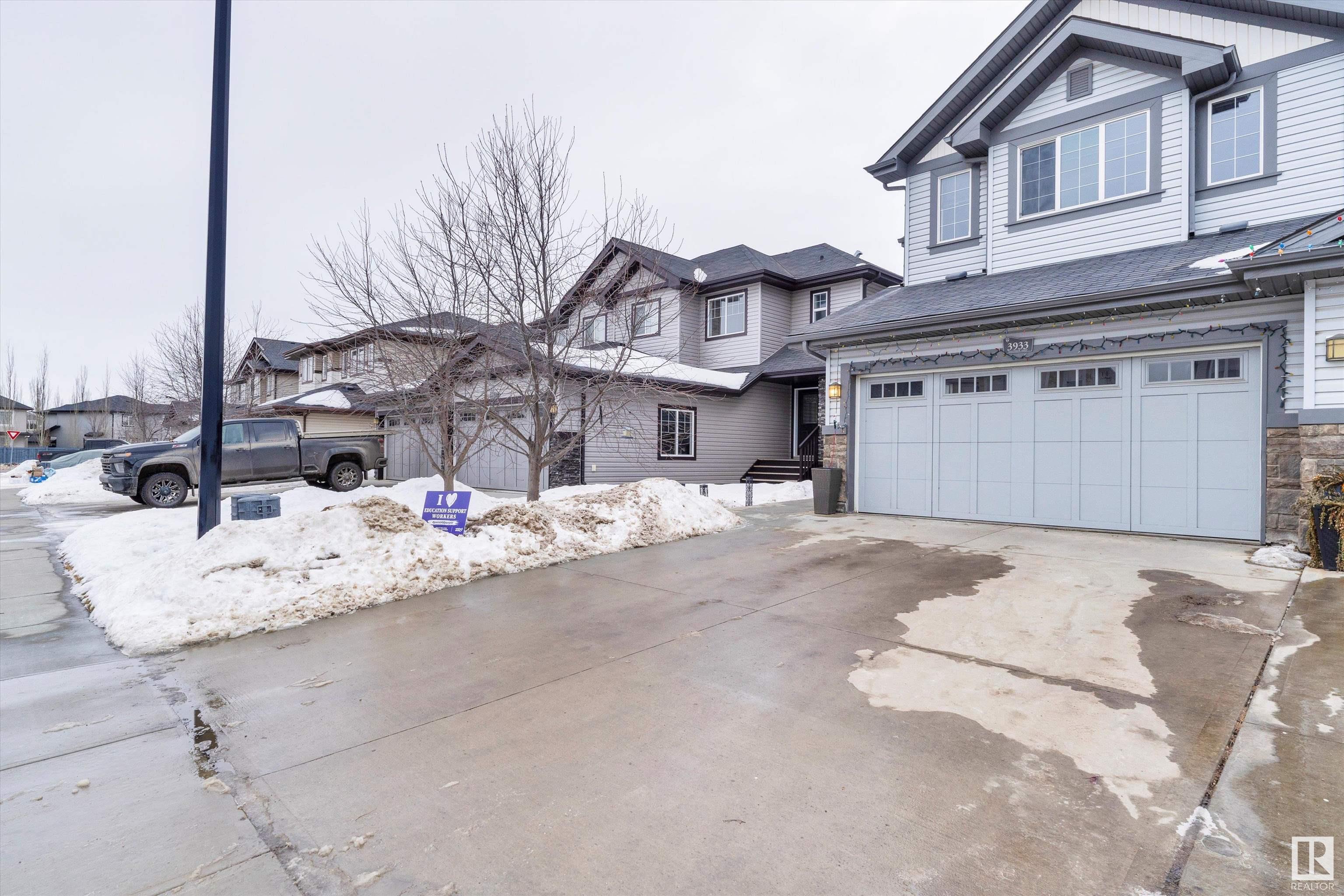      3933 GALLINGER LO NW , Edmonton,  ,T5T 4G5 ;  Listing Number: MLS E4419577