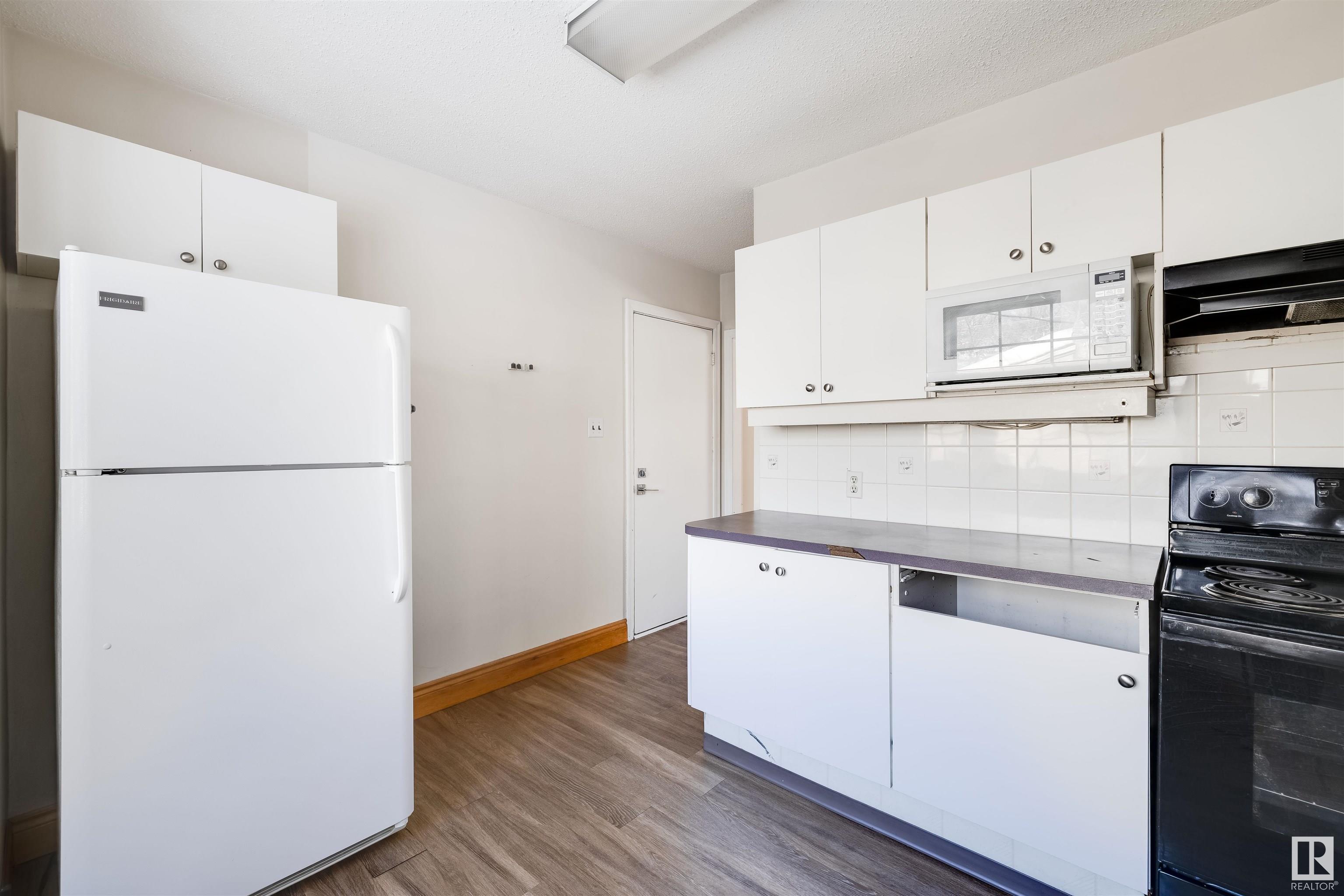      10536 67 AV NW , Edmonton,  ,T6H 1Z5 ;  Listing Number: MLS E4419588