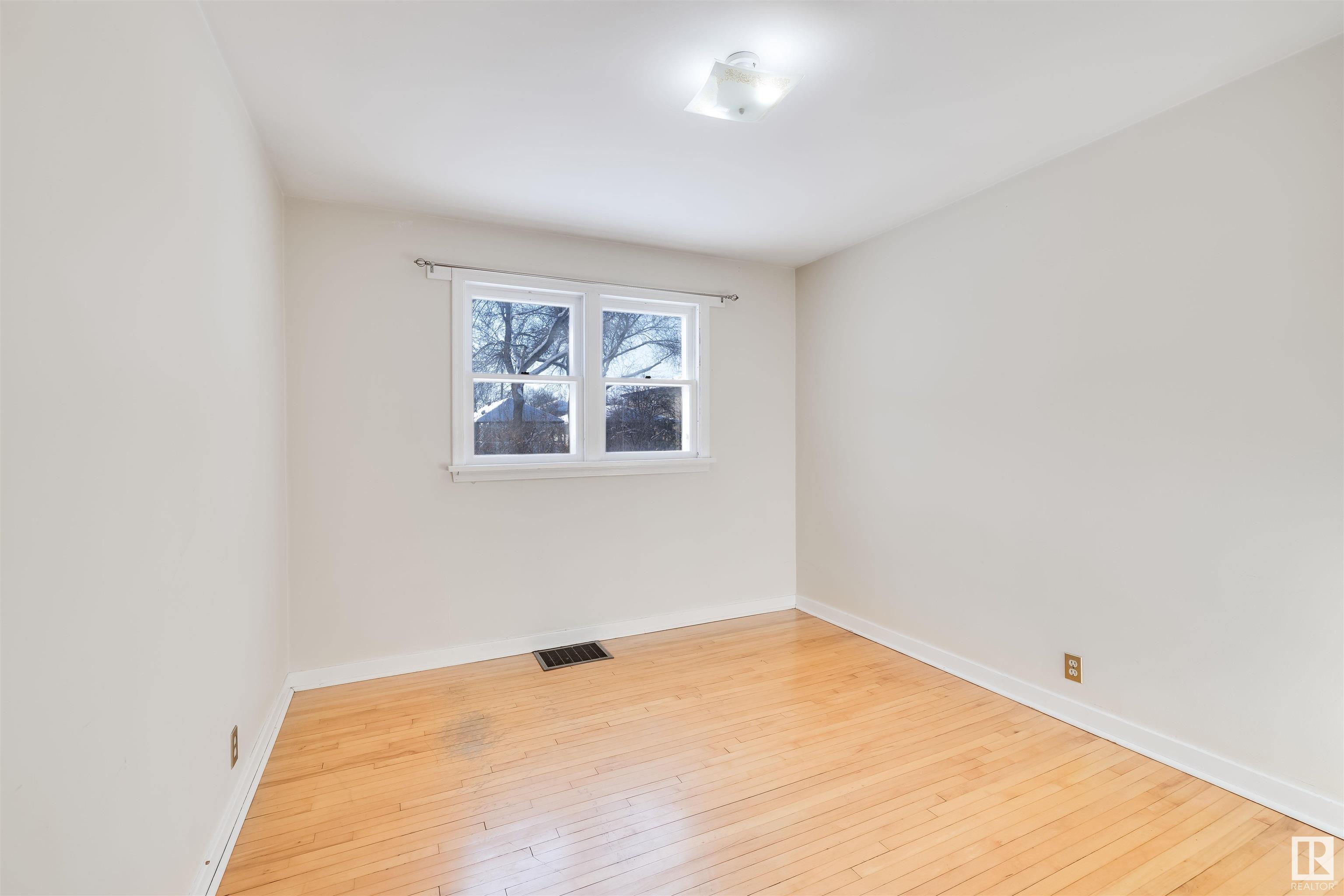      10536 67 AV NW , Edmonton,  ,T6H 1Z5 ;  Listing Number: MLS E4419588