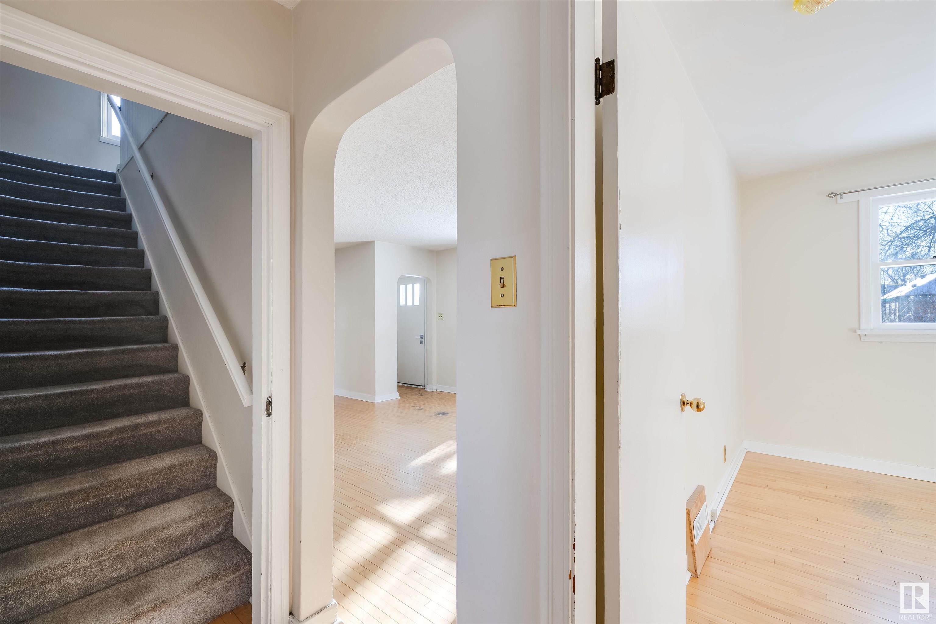      10536 67 AV NW , Edmonton,  ,T6H 1Z5 ;  Listing Number: MLS E4419588