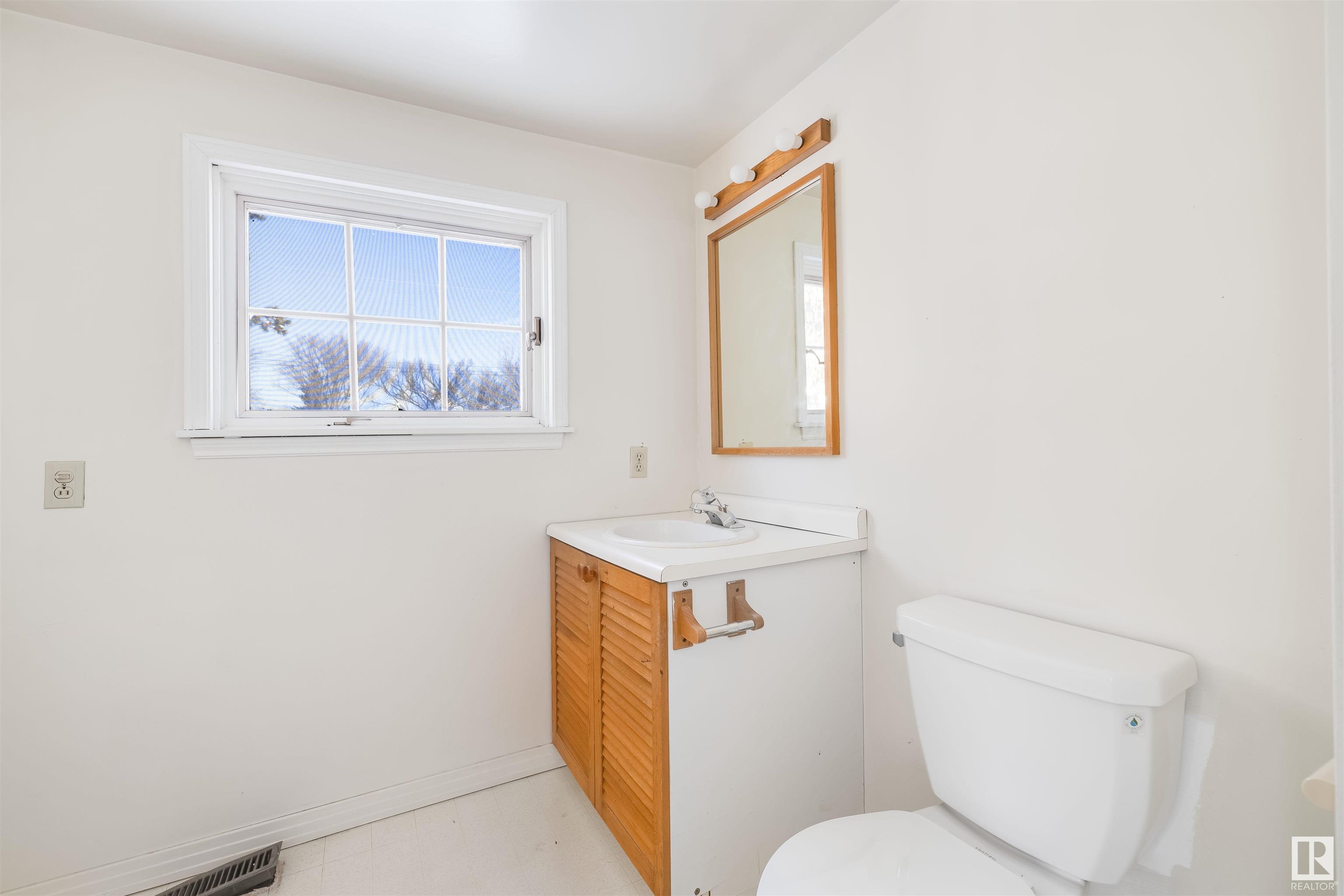      10536 67 AV NW , Edmonton,  ,T6H 1Z5 ;  Listing Number: MLS E4419588
